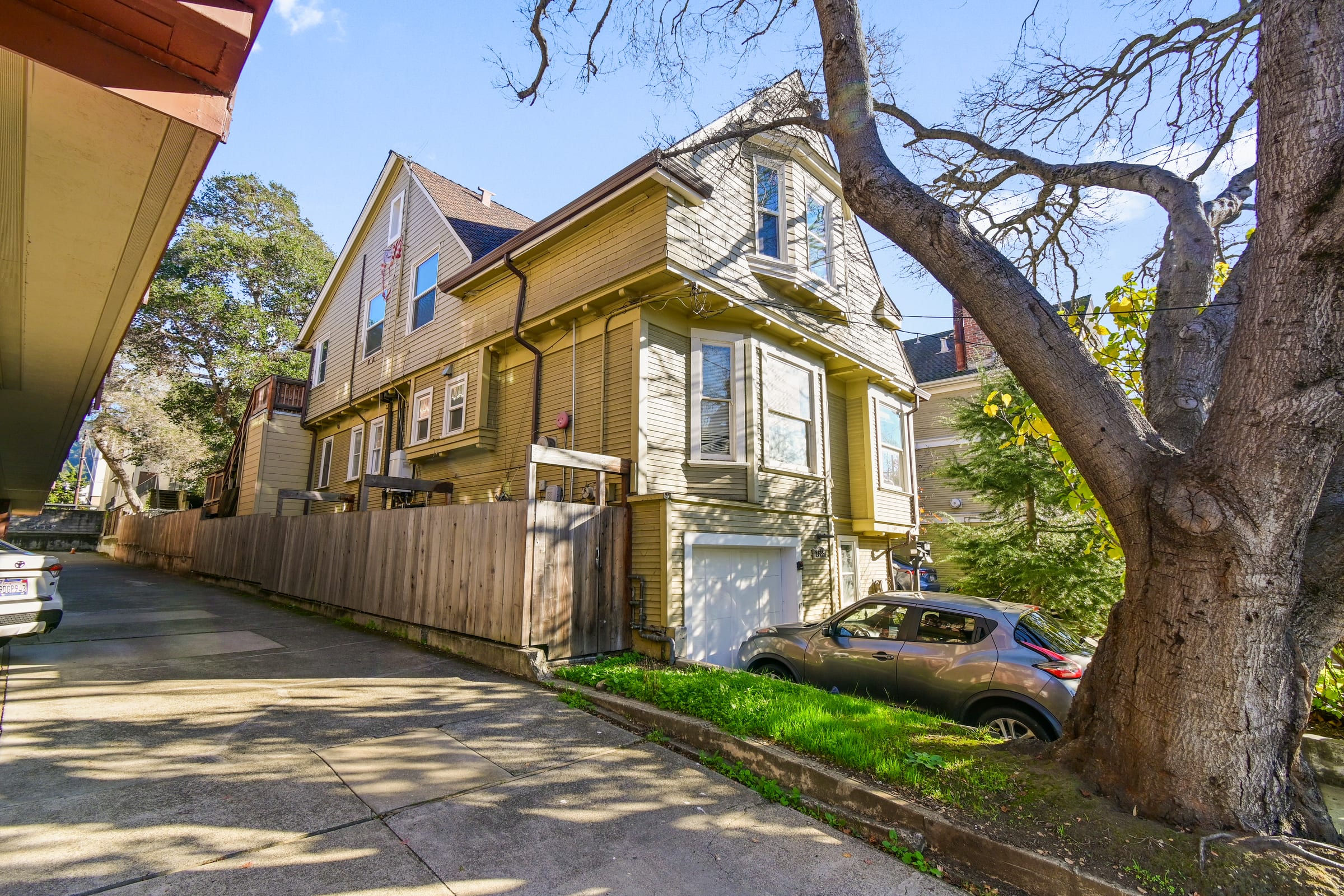 2539-2541 Benvenue Ave — photo 8