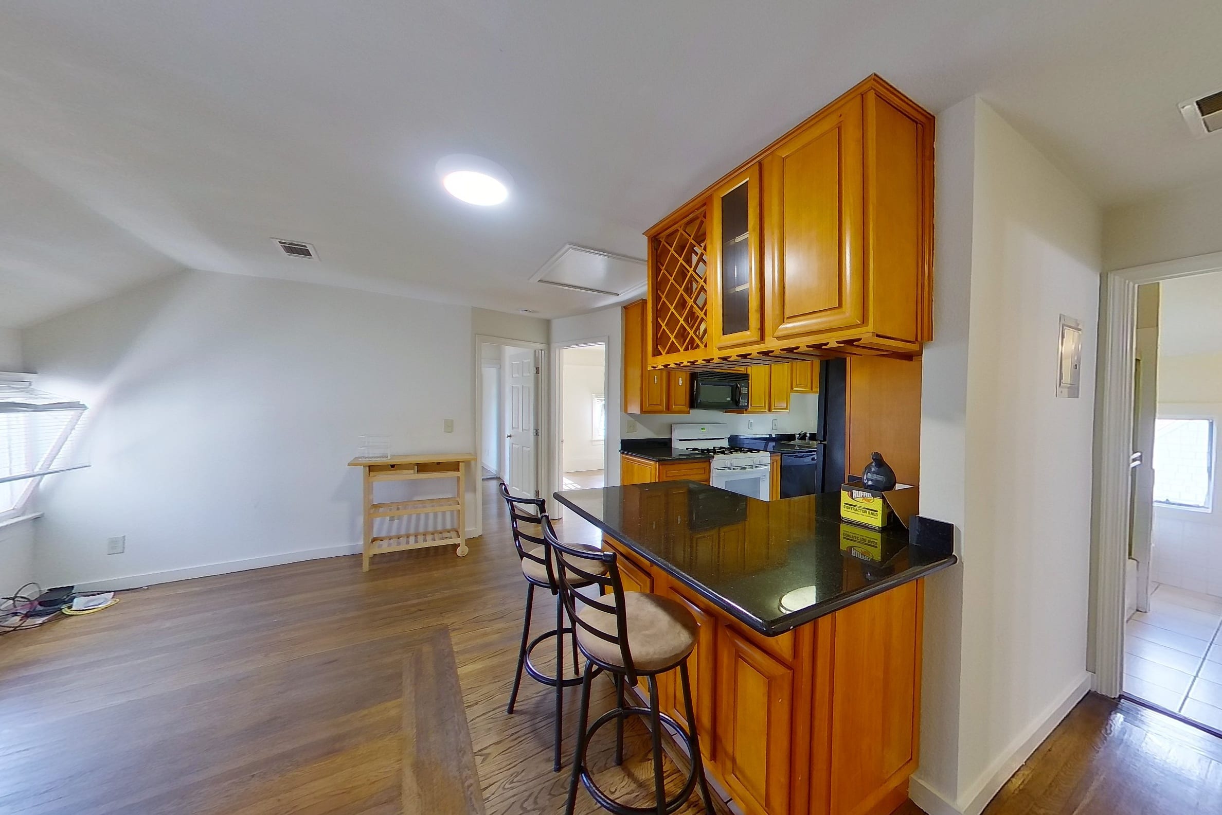 2545 Benvenue Ave #3 — photo 8