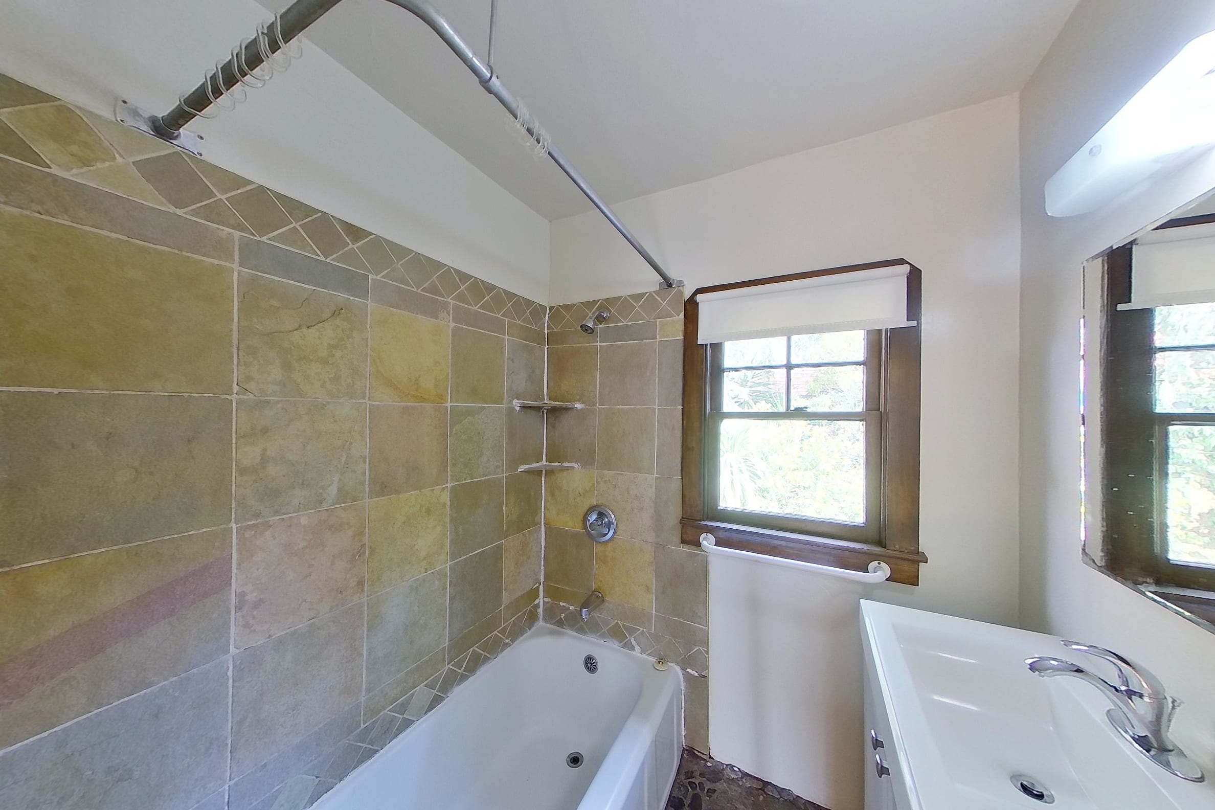 2730 Benvenue Ave #A — photo 7