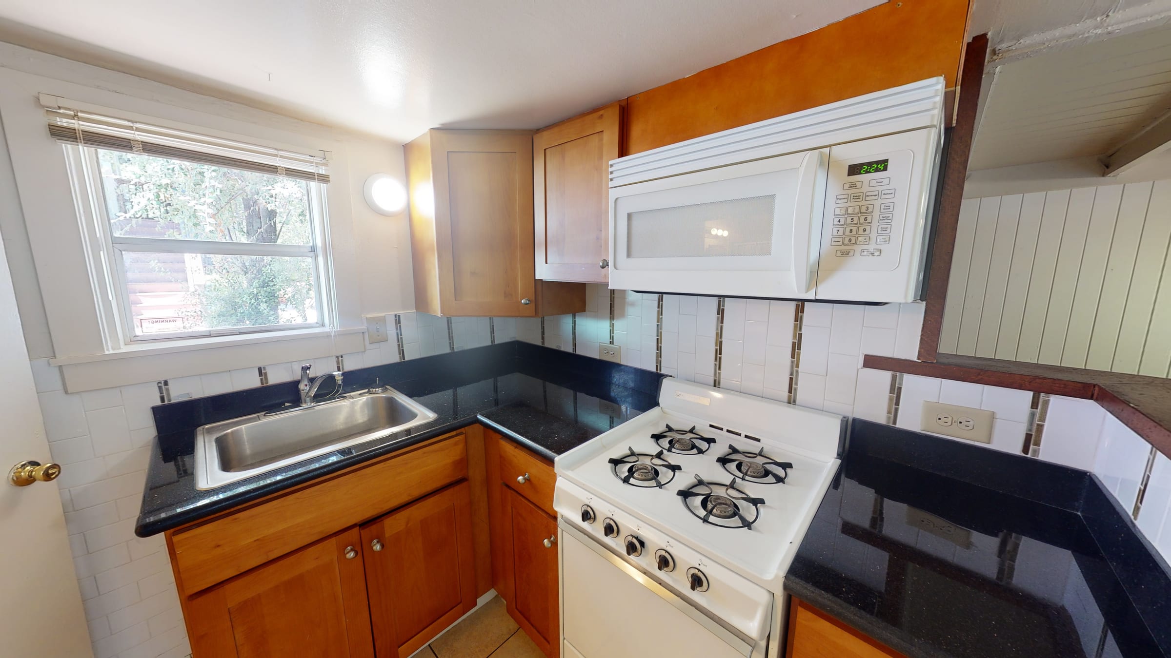 2551 Benvenue Ave #B — photo 3