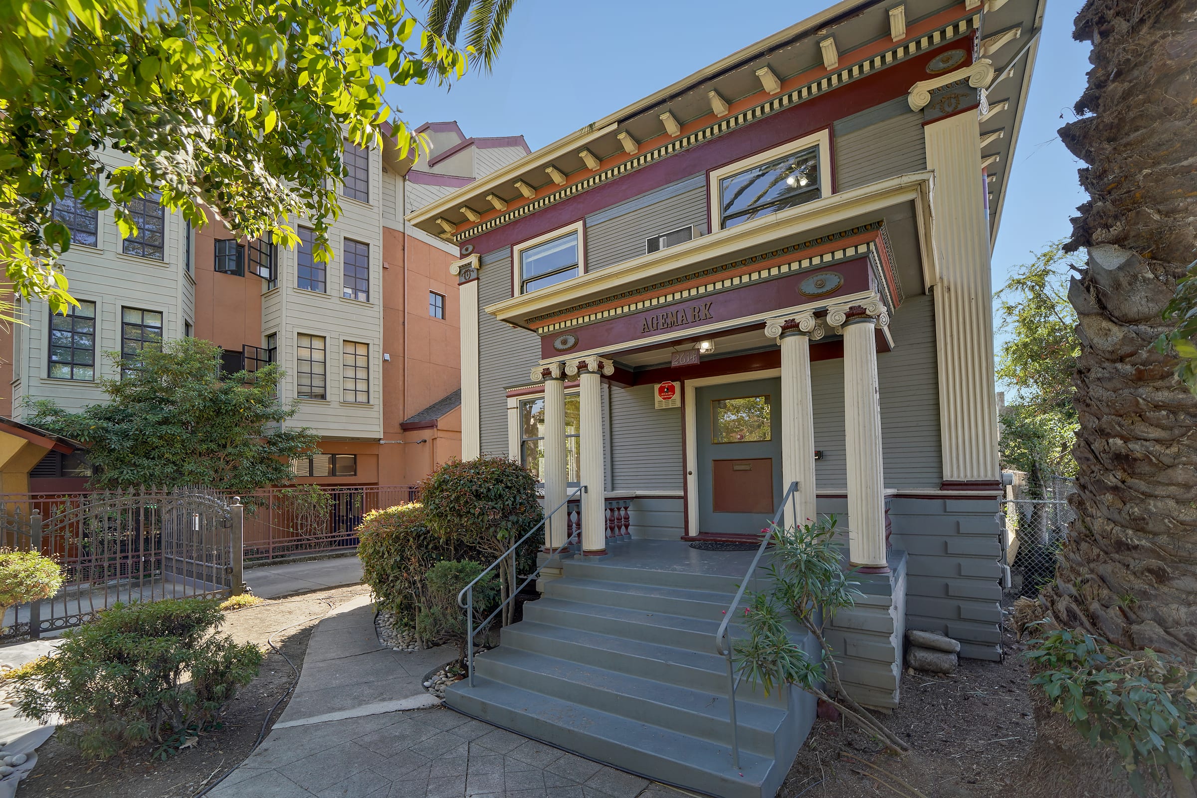 2614 Telegraph Ave — photo 6