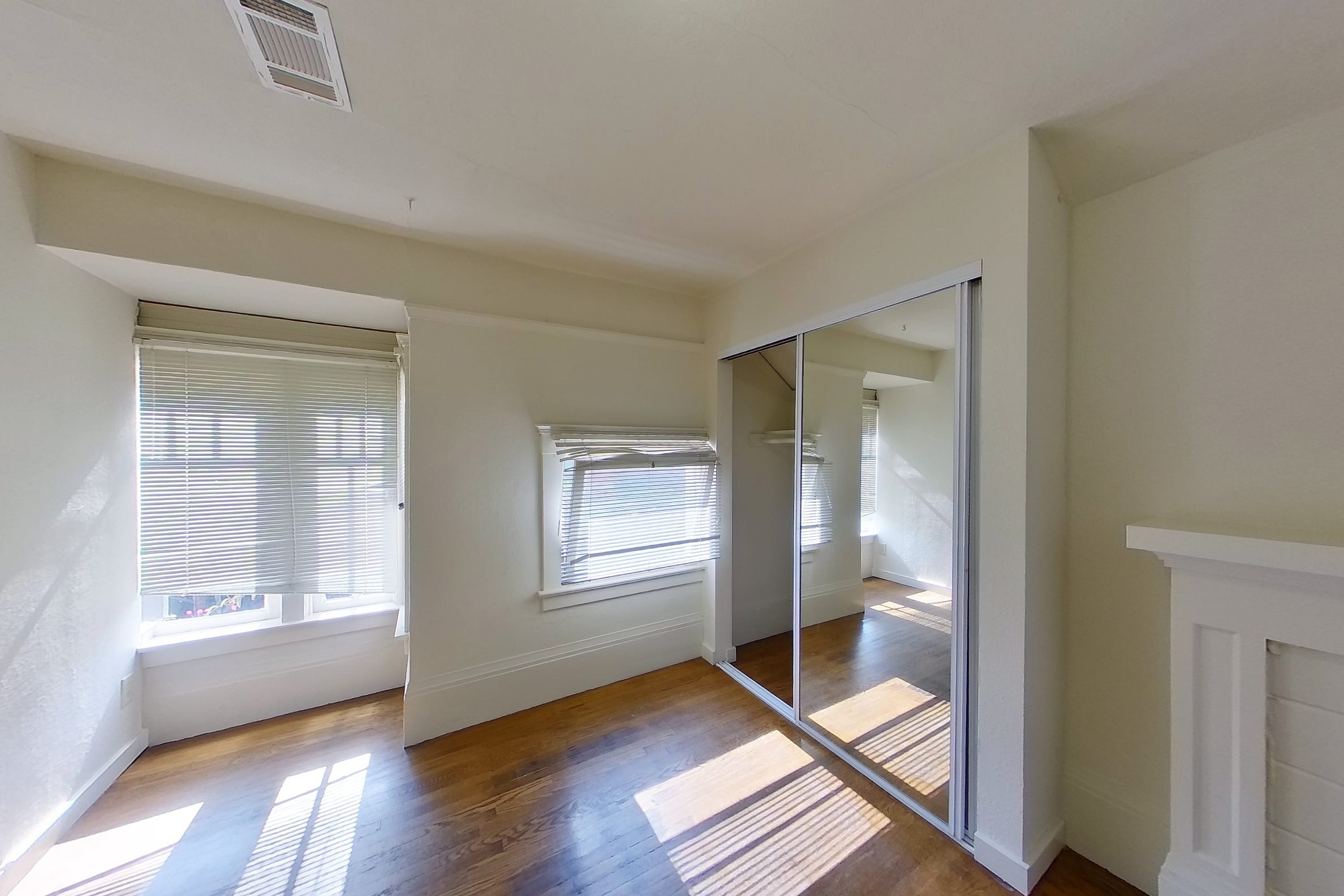 2545 Benvenue Ave #3 — photo 5