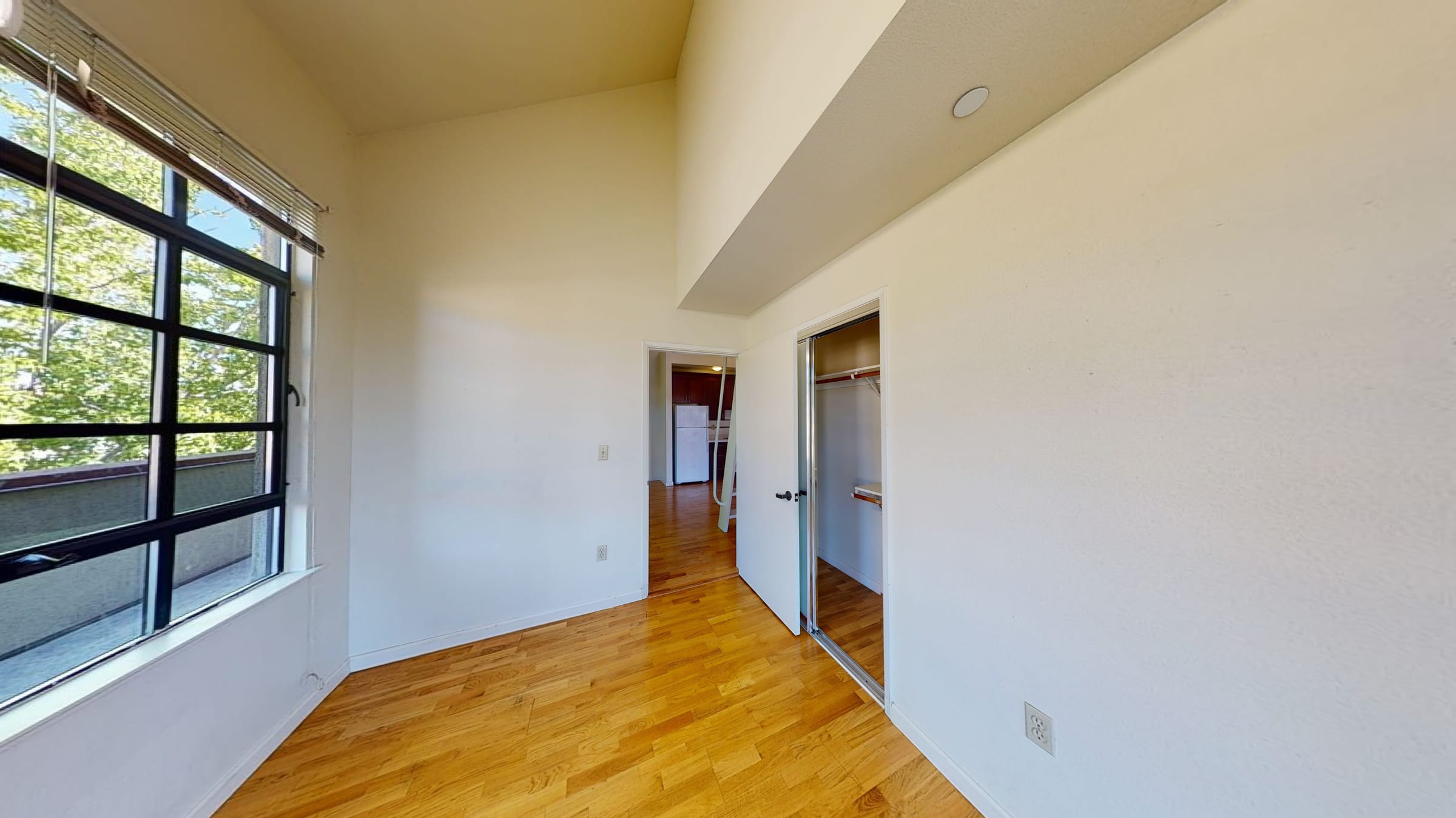 2616 Telegraph Ave #401 — photo 9