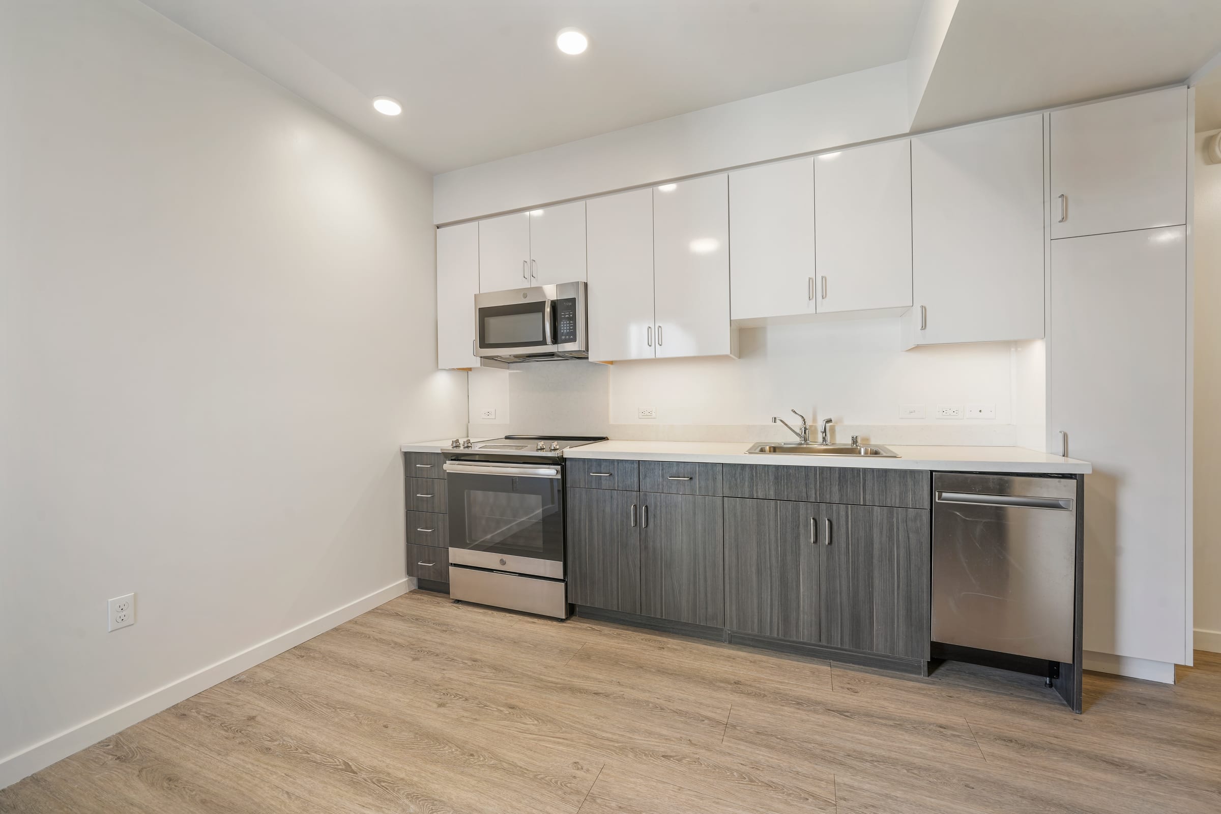 2124 Bancroft Way #402 — photo 6