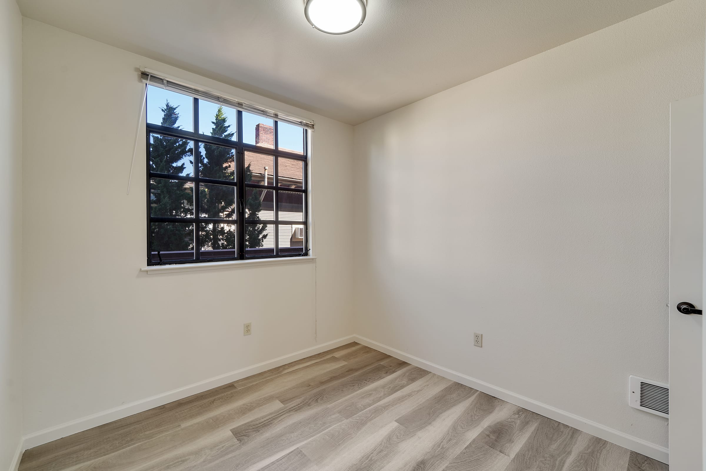 2616 Telegraph Ave #203 — photo 10