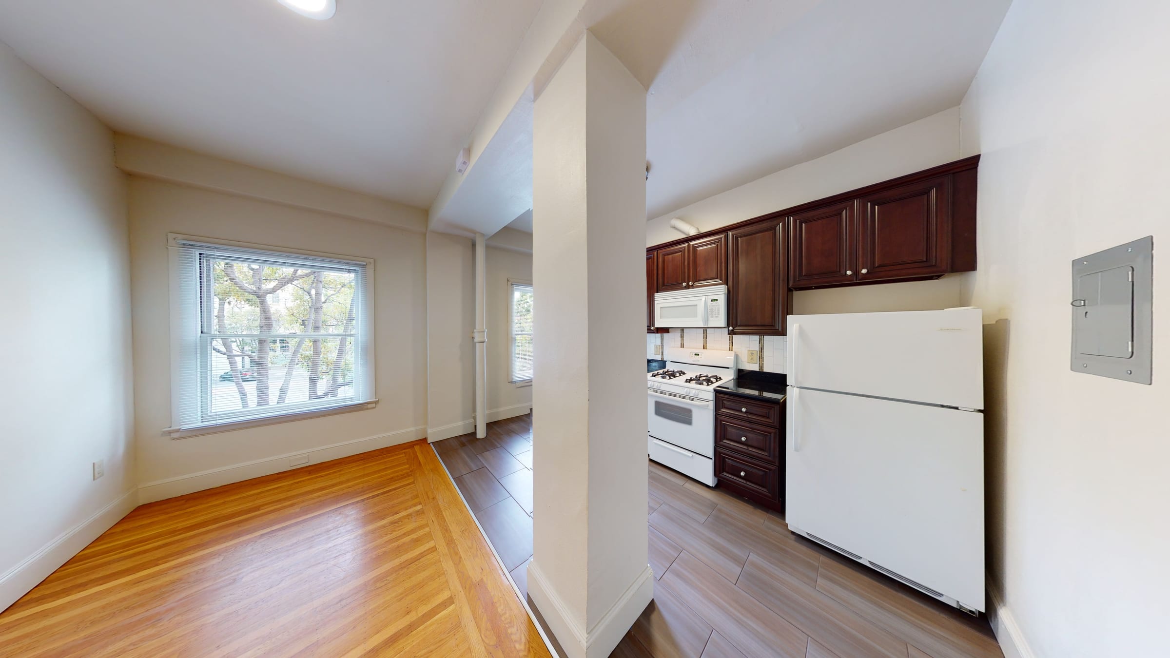 2322 Shattuck Ave #202 — photo 3