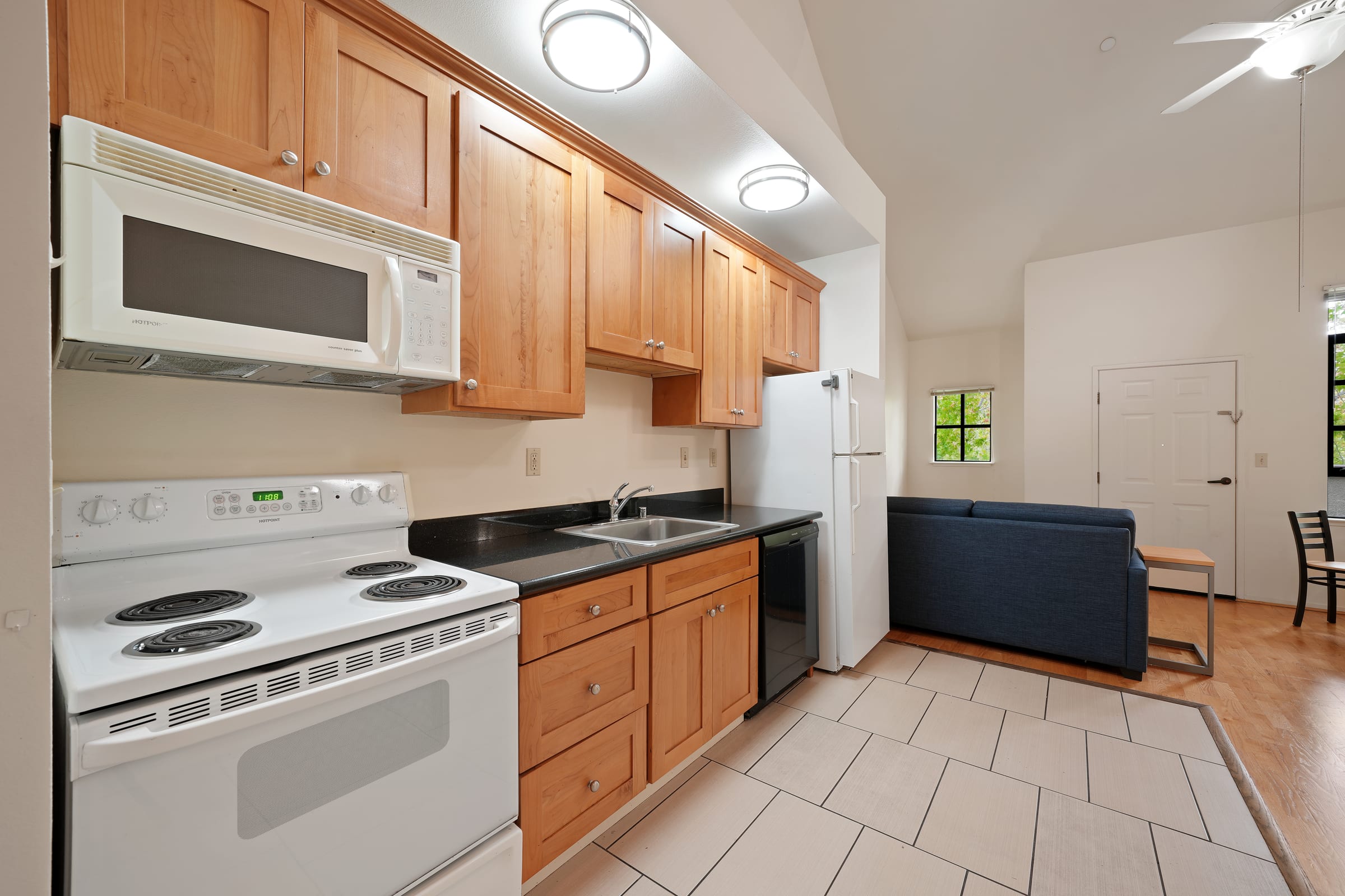 2616 Telegraph Ave #402 — photo 2