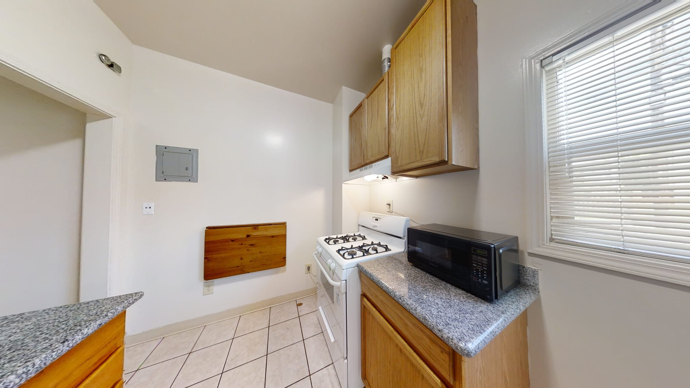 2460 Parker st #1 — photo 3