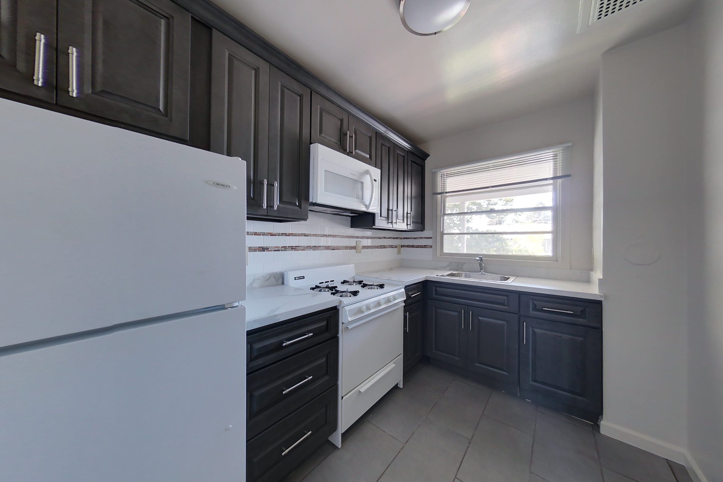 2412 Ellsworth St #12 — photo 4