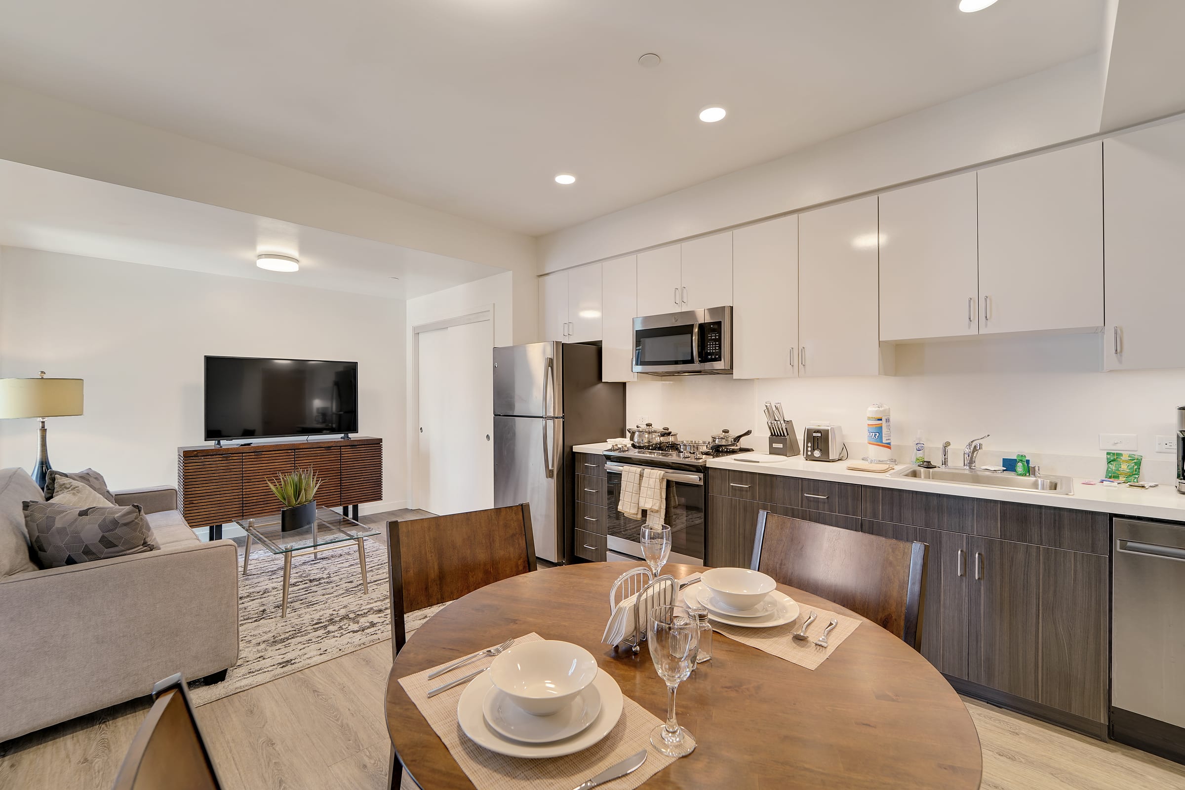 2124 Bancroft Way #406 — photo 4