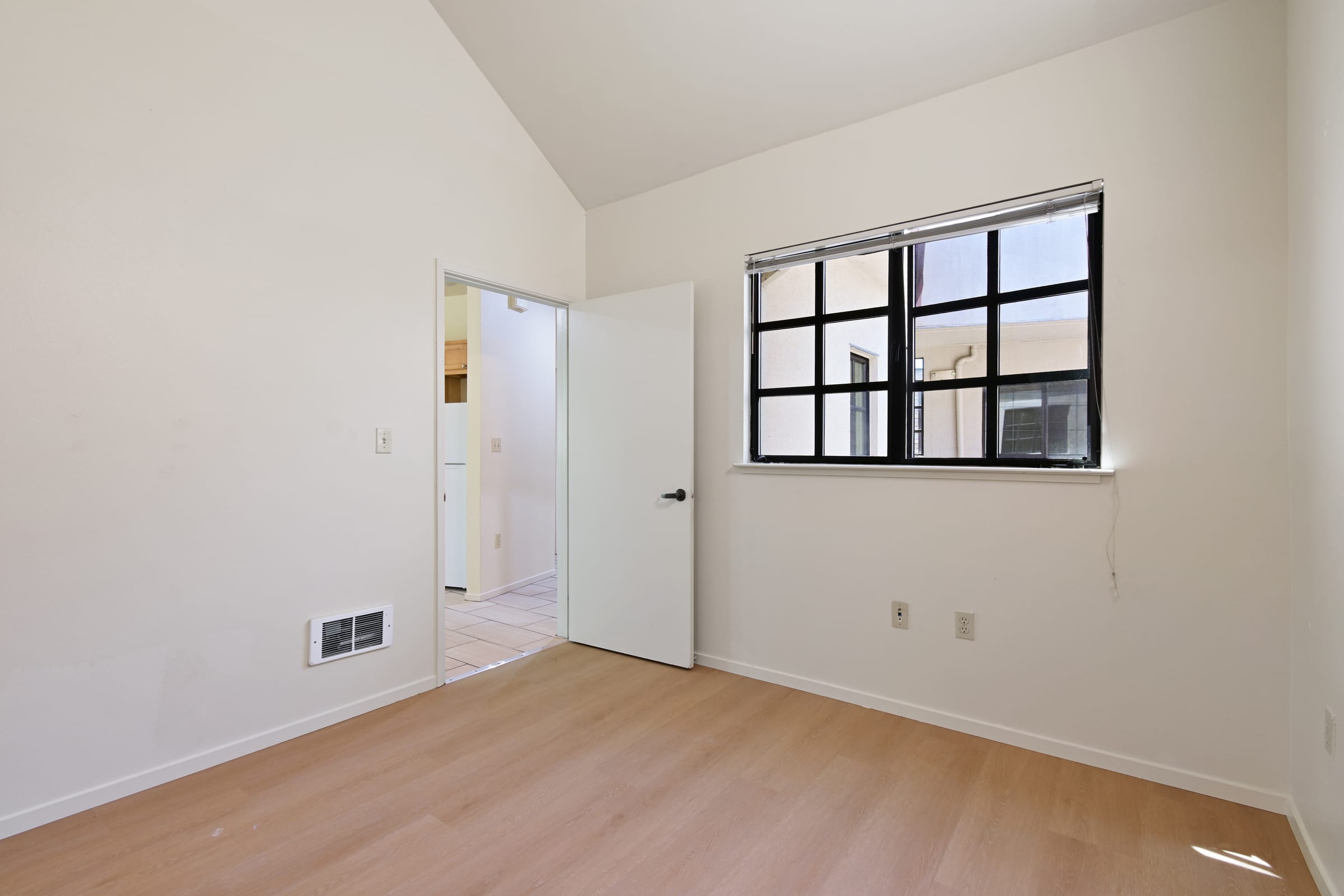 2616 Telegraph Ave #406 — photo 11