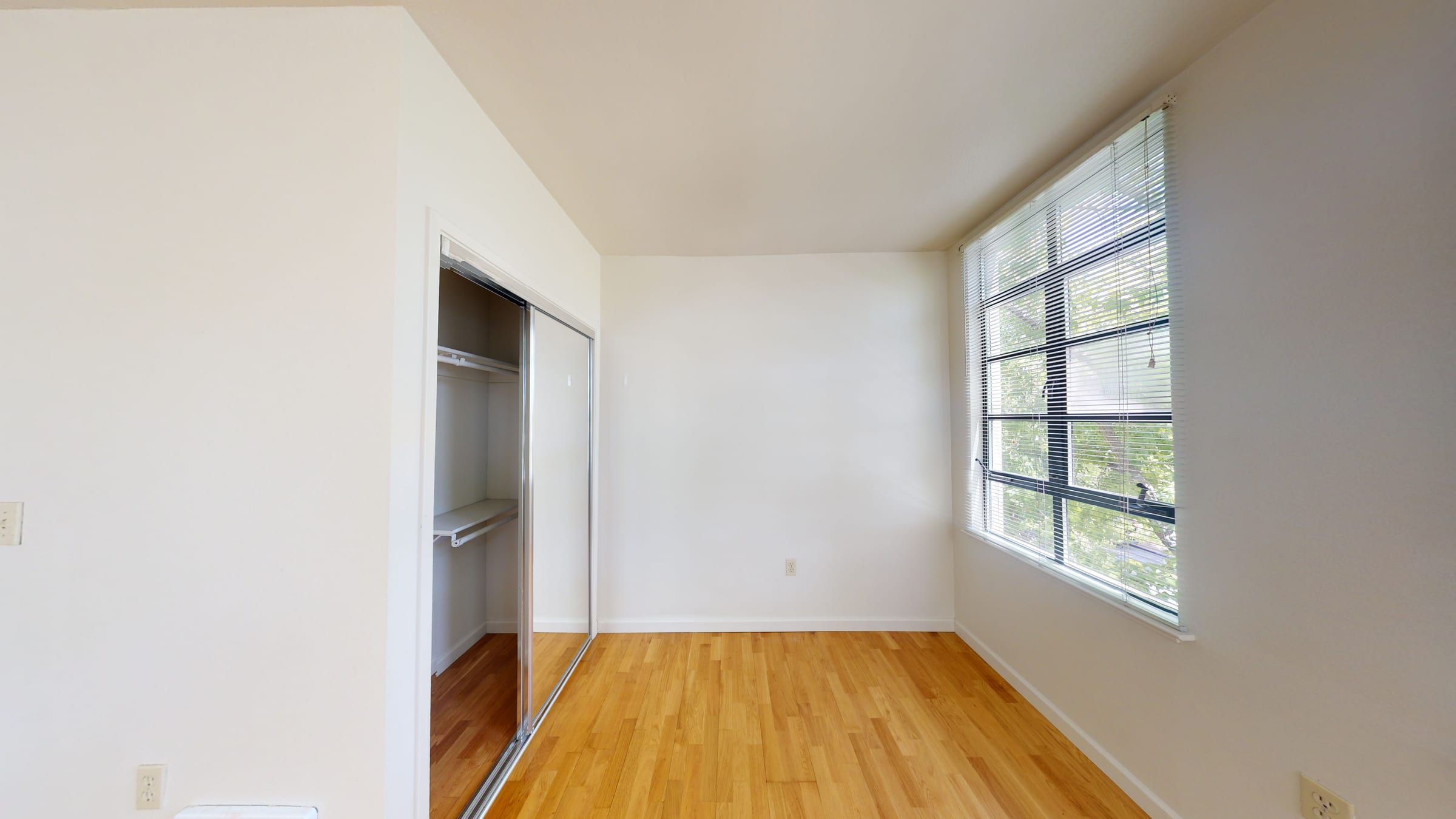 2616 Telegraph Ave #307 — photo 2