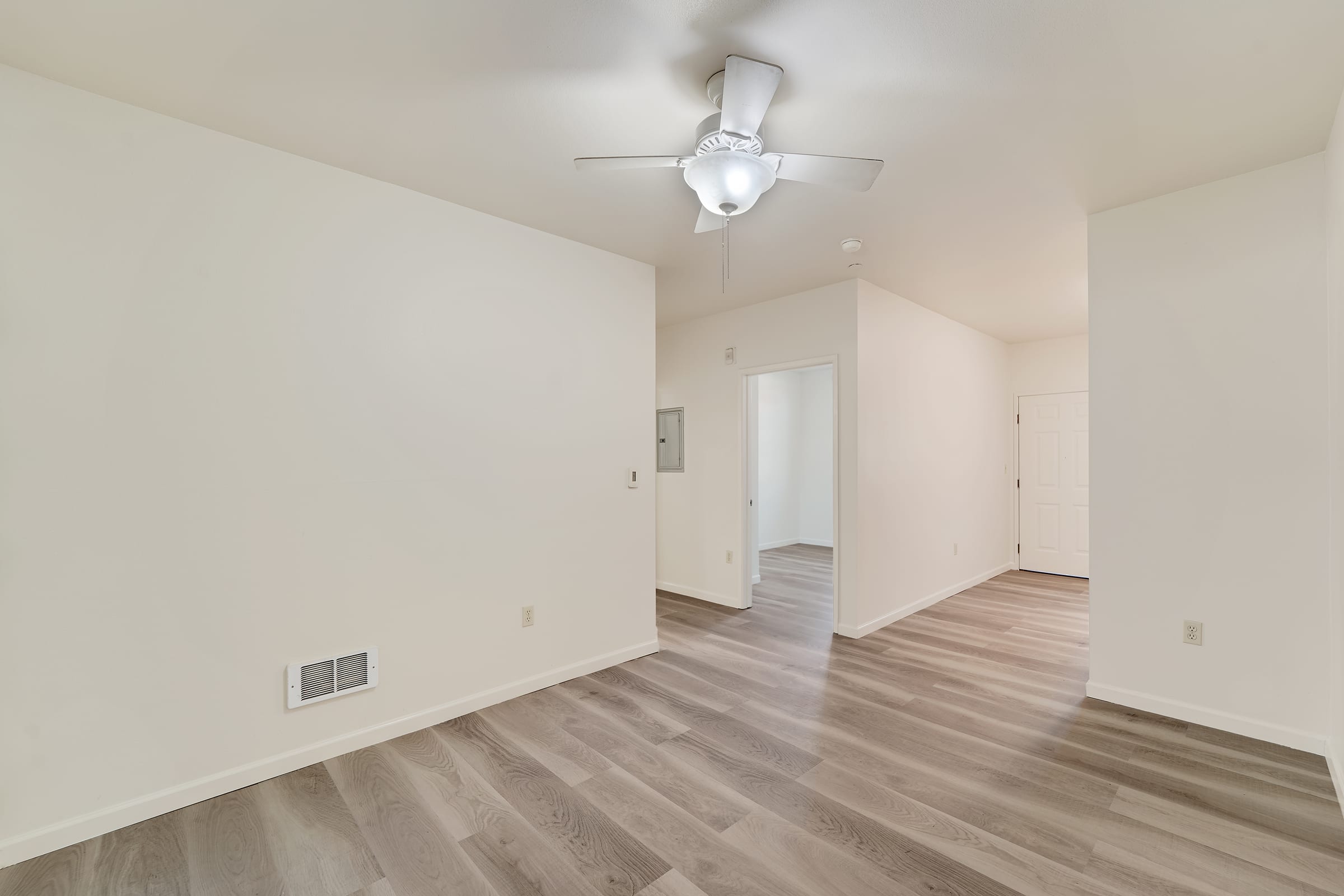 2616 Telegraph Ave #203 — photo 2