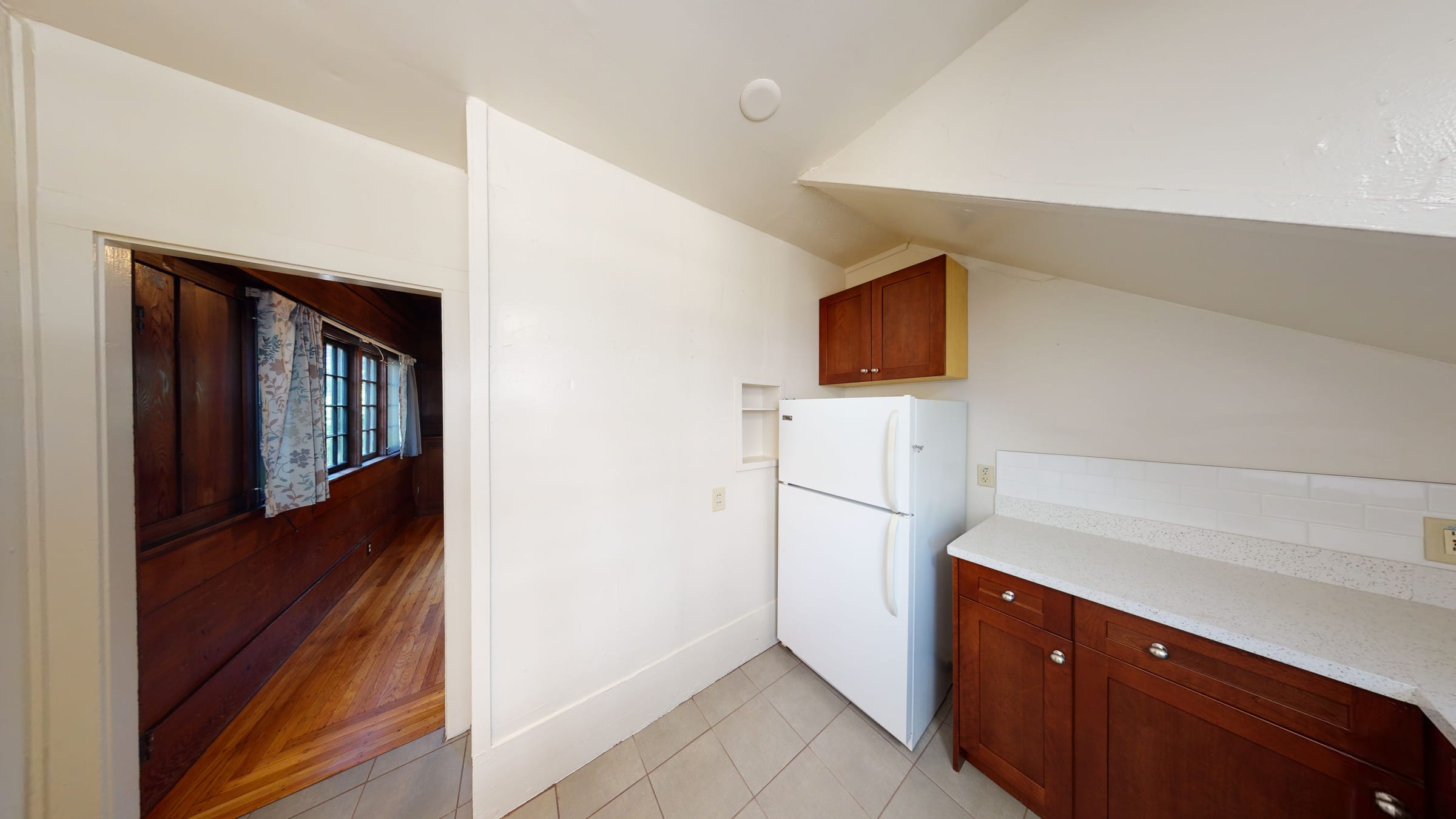 2549 Benvenue Ave #House — photo 2