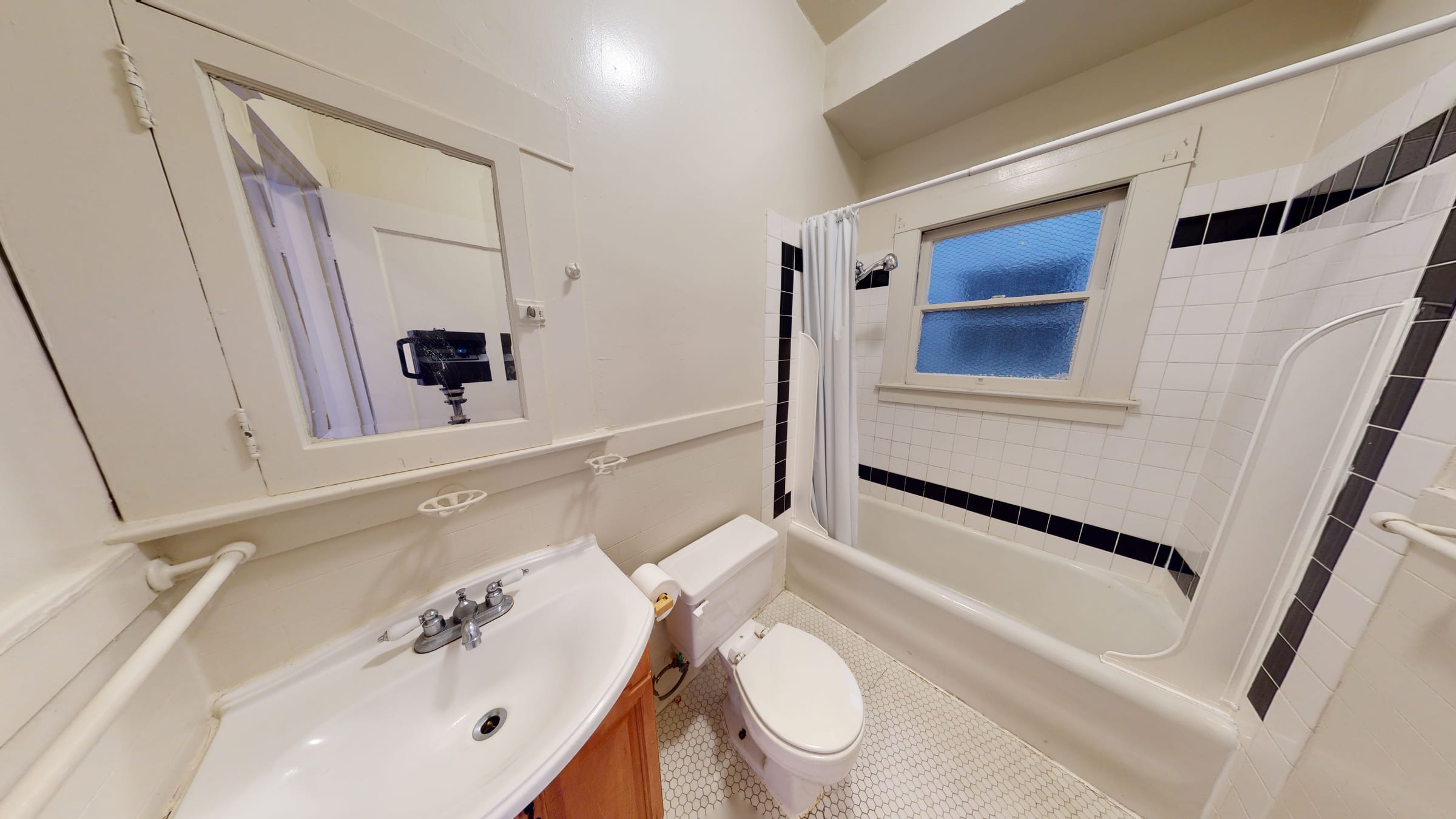 2322 Shattuck Ave #301 — photo 7