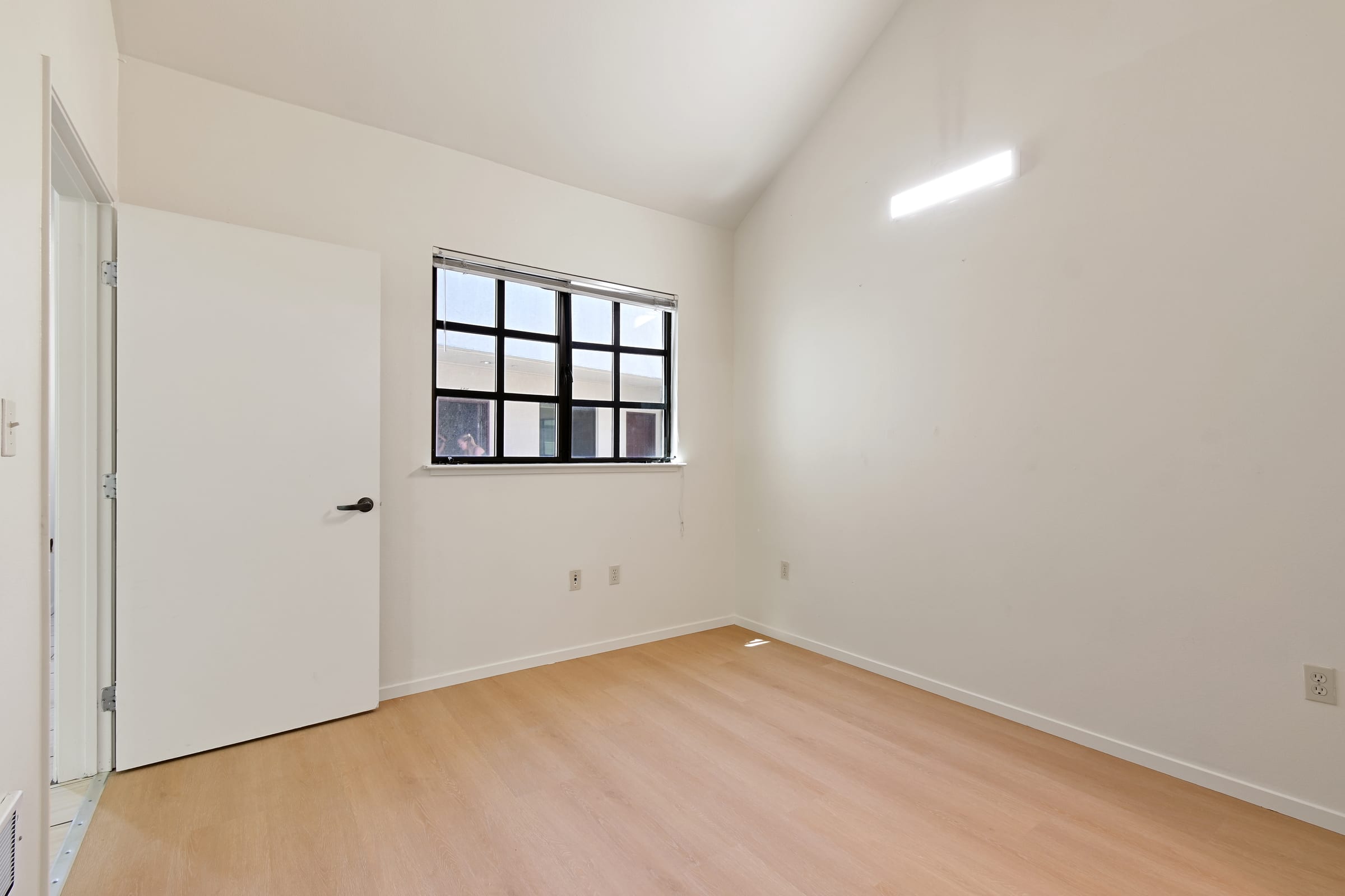 2616 Telegraph Ave #406 — photo 12