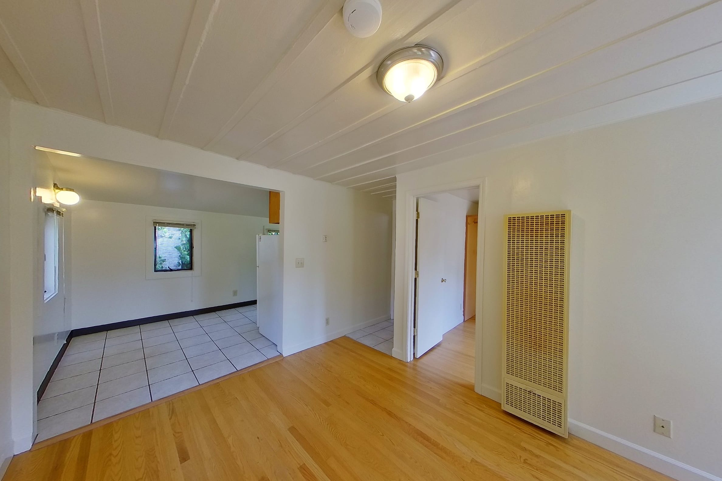 2545 Benvenue Ave #B — photo 2