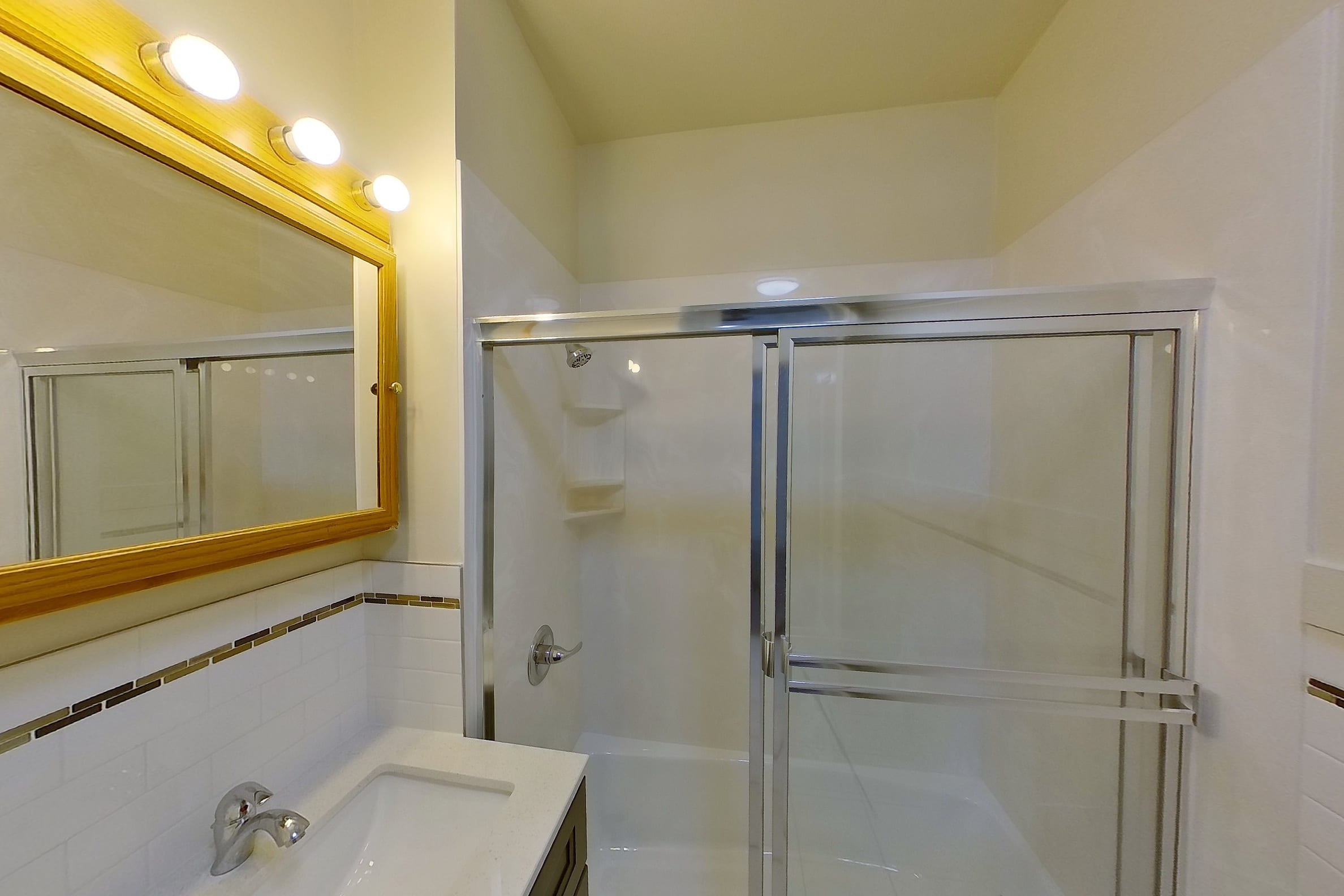 2126 Bancroft #1 — photo 3