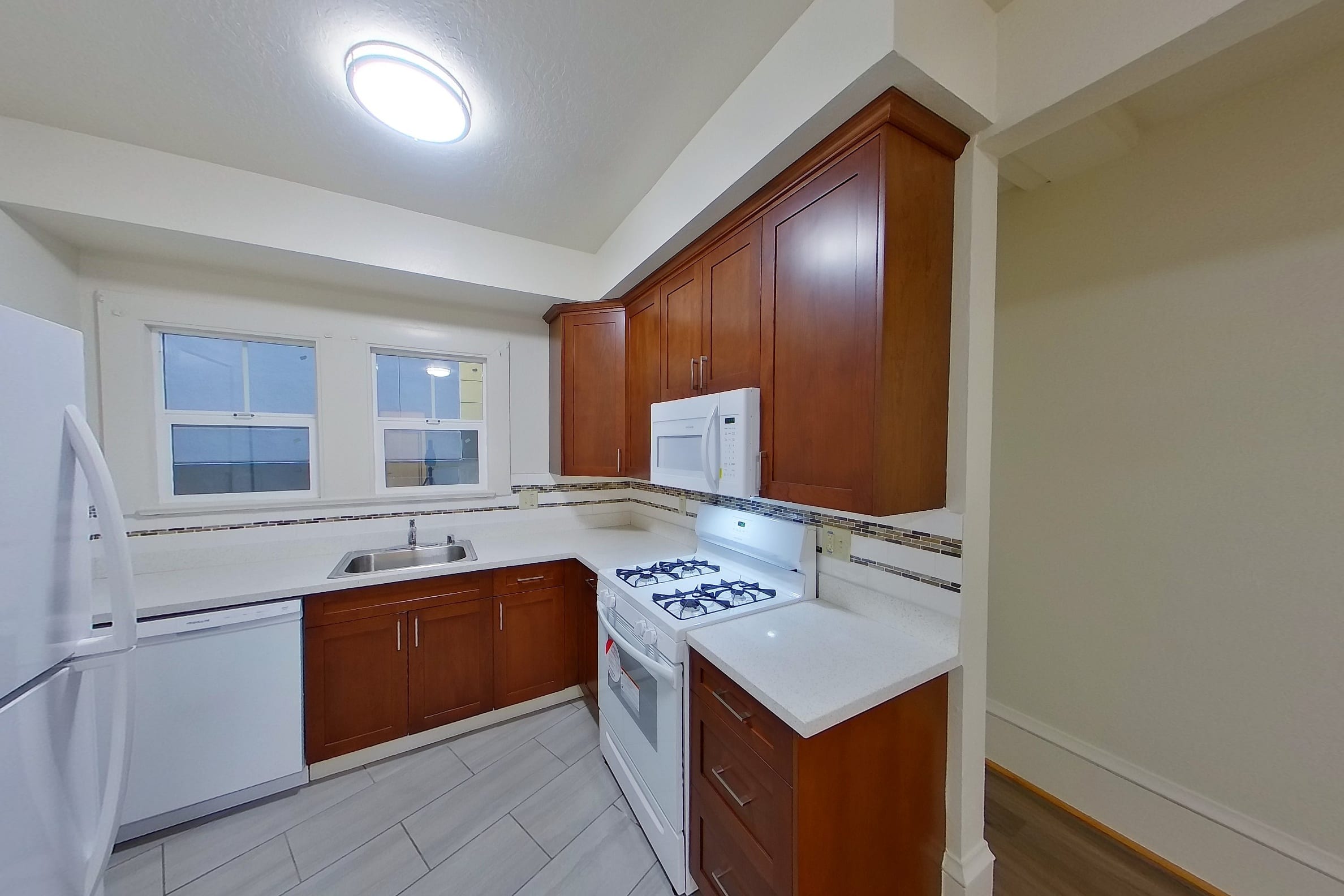 2126 Bancroft #1 — photo 4