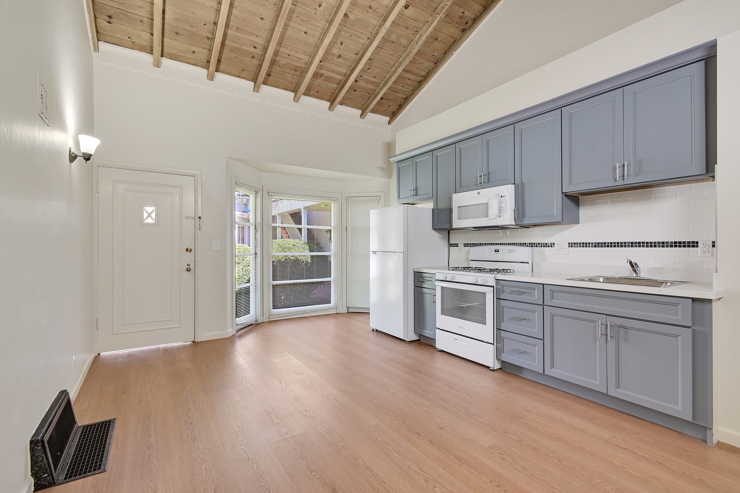 2412 Ellsworth St #1 — photo 2