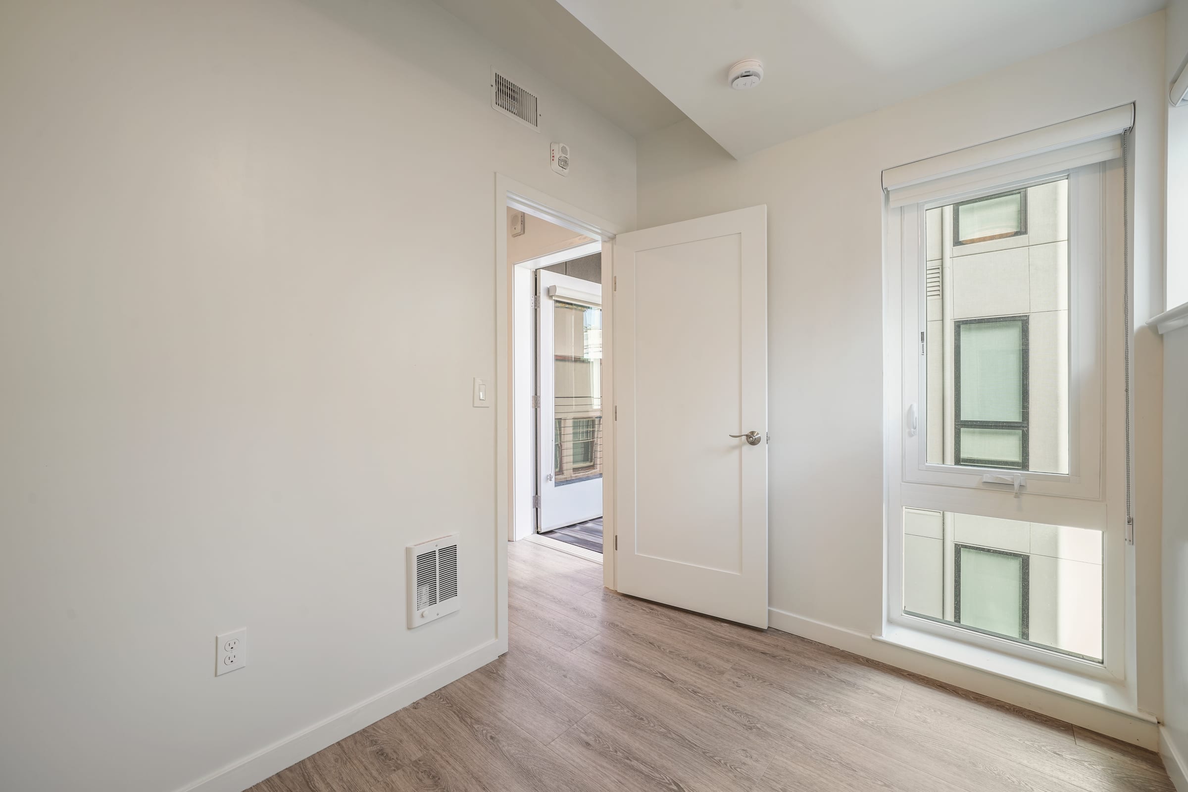 2124 Bancroft Way #402 — photo 9