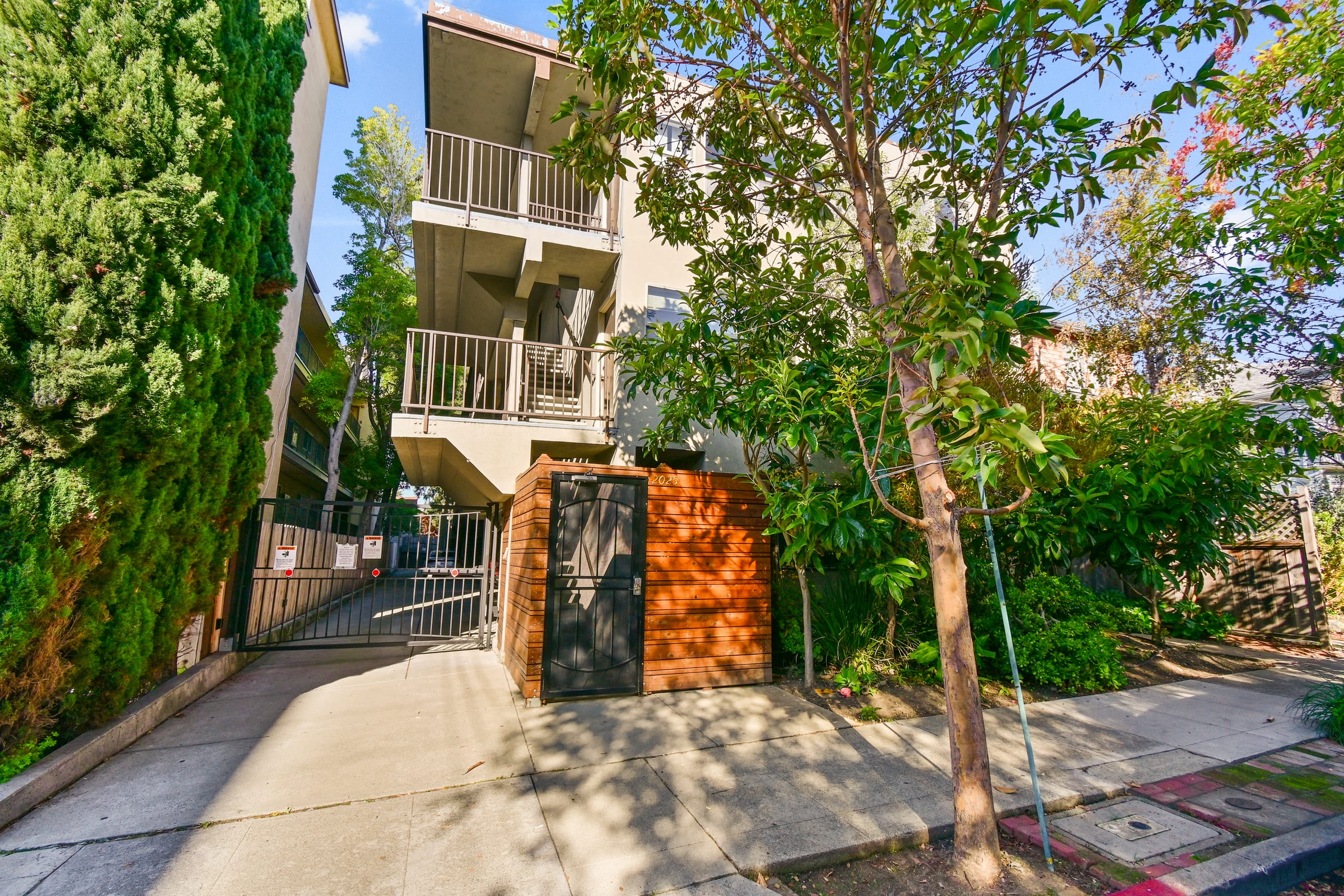 2025 Francisco St — photo 7
