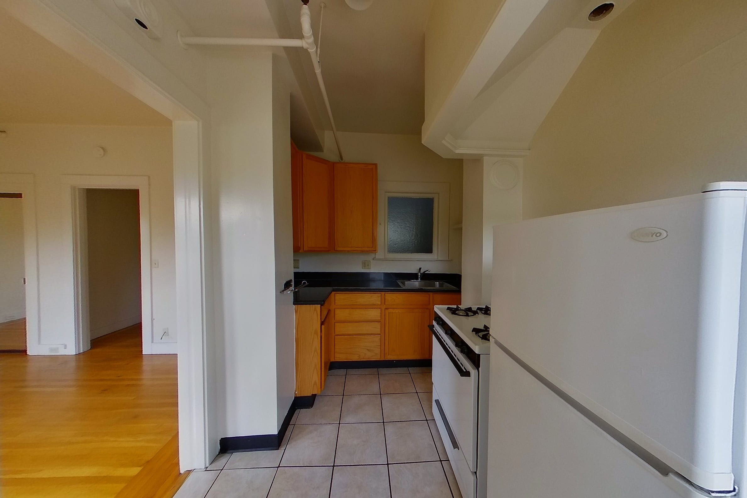 2322 Shattuck Ave #303 — photo 8