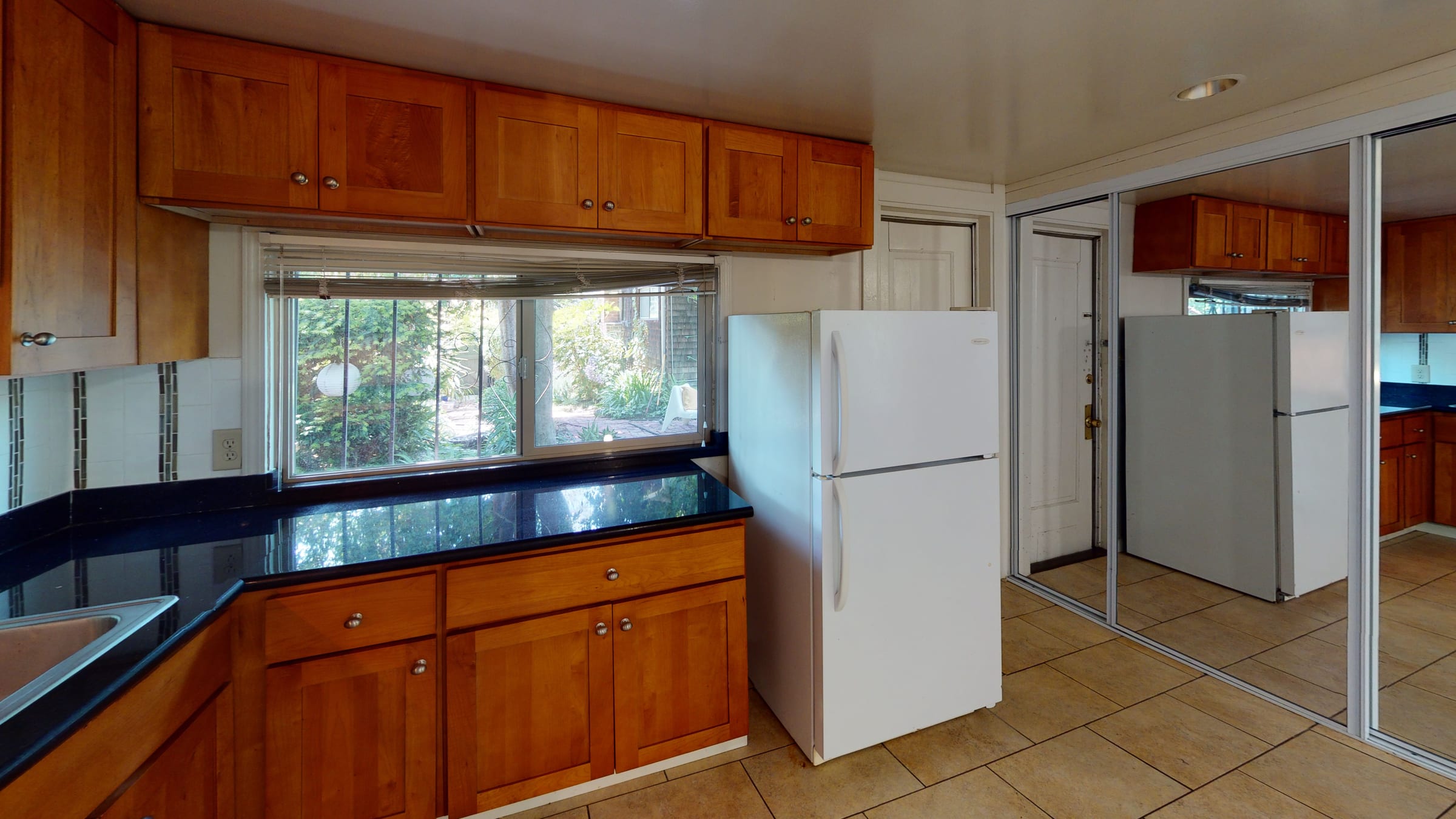 2555 Benvenue Ave #B — photo 10