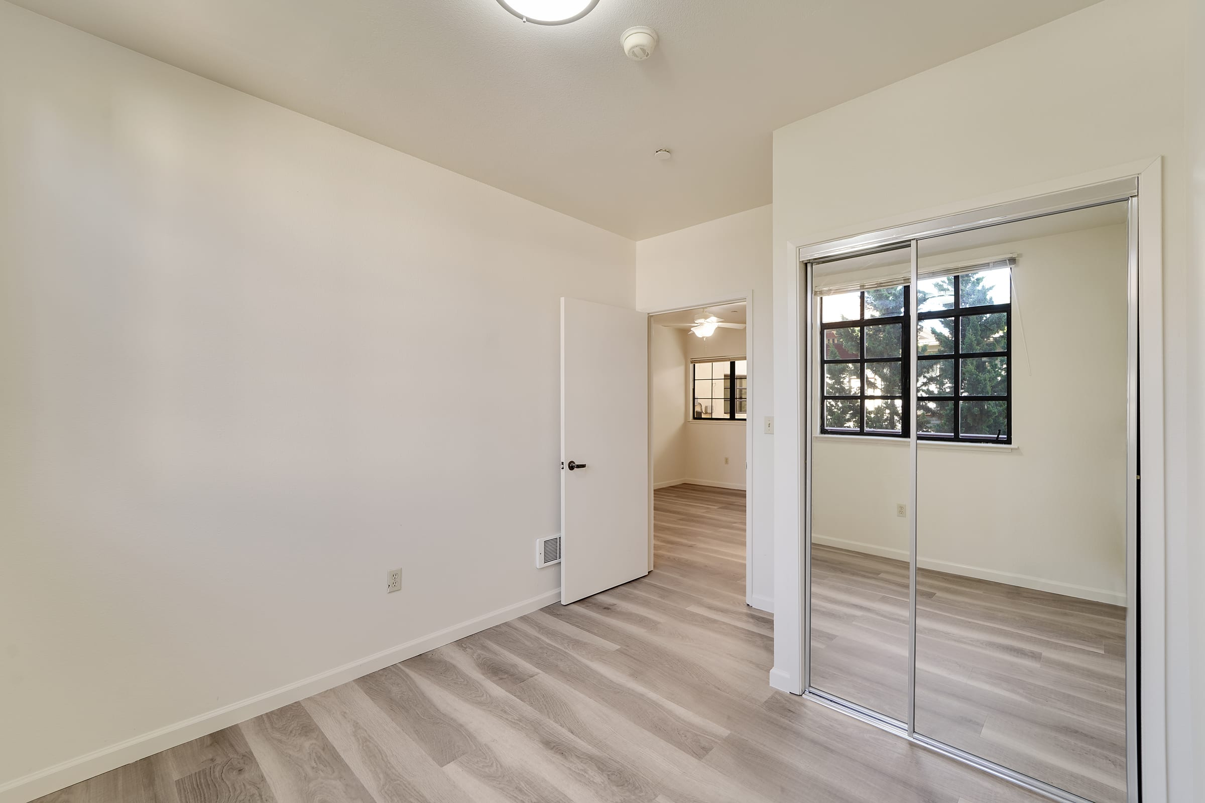 2616 Telegraph Ave #203 — photo 9