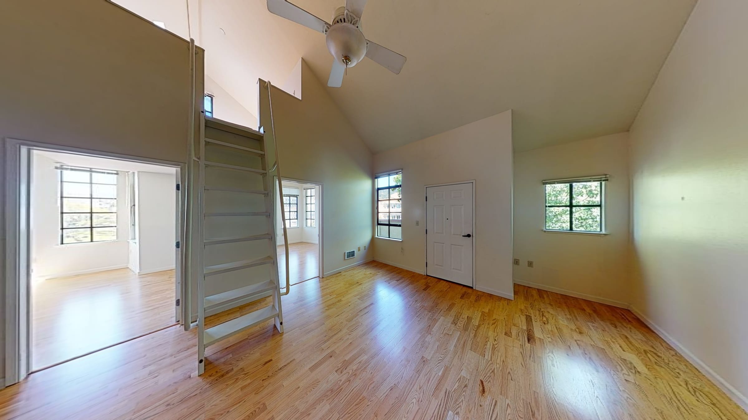 2616 Telegraph Ave #401 — photo 2