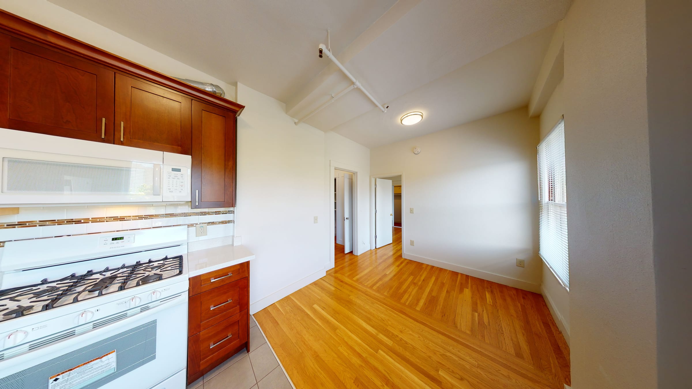 2322 Shattuck Ave #404 — photo 3