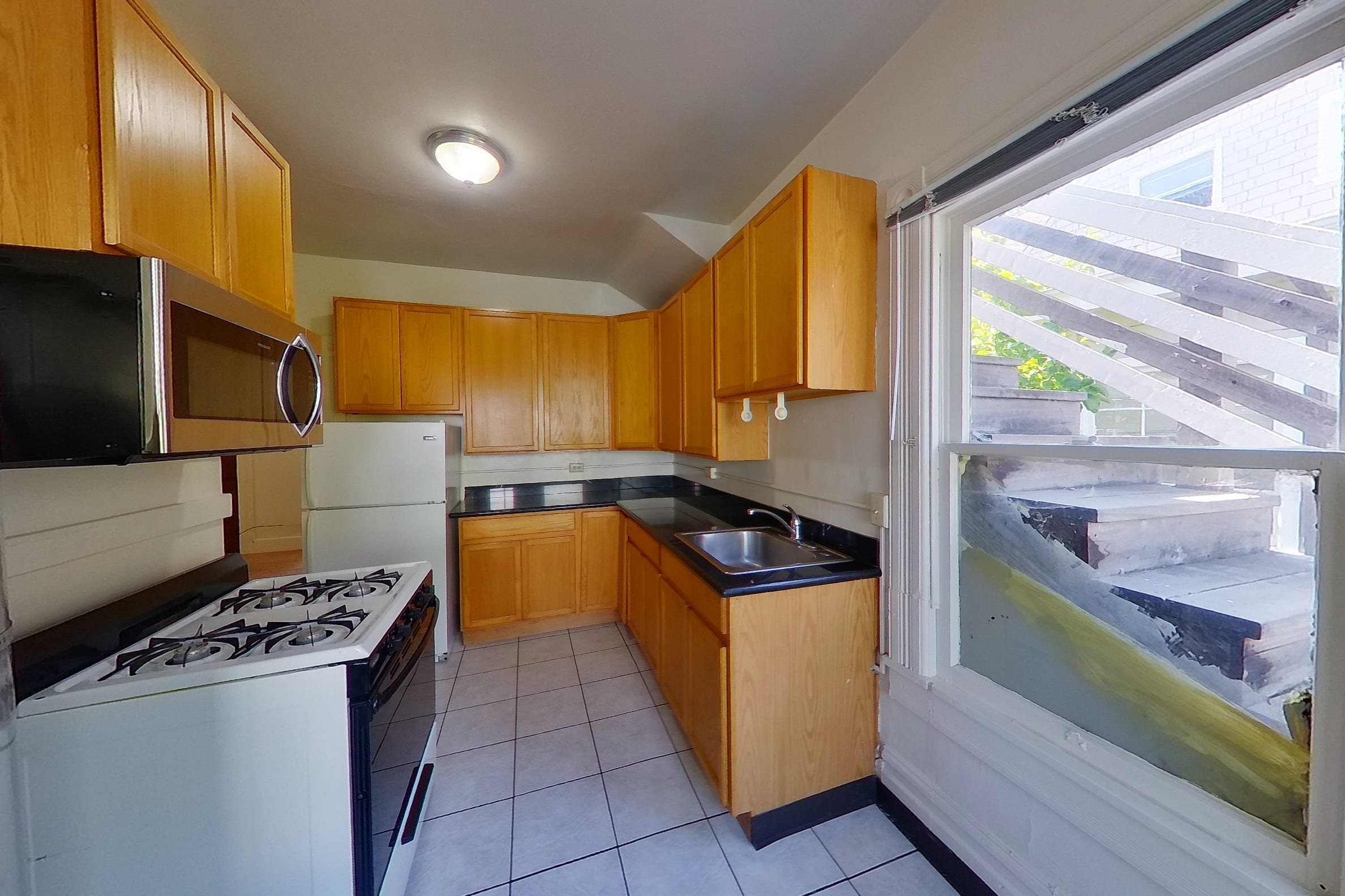 2545 Benvenue Ave #2 — photo 10