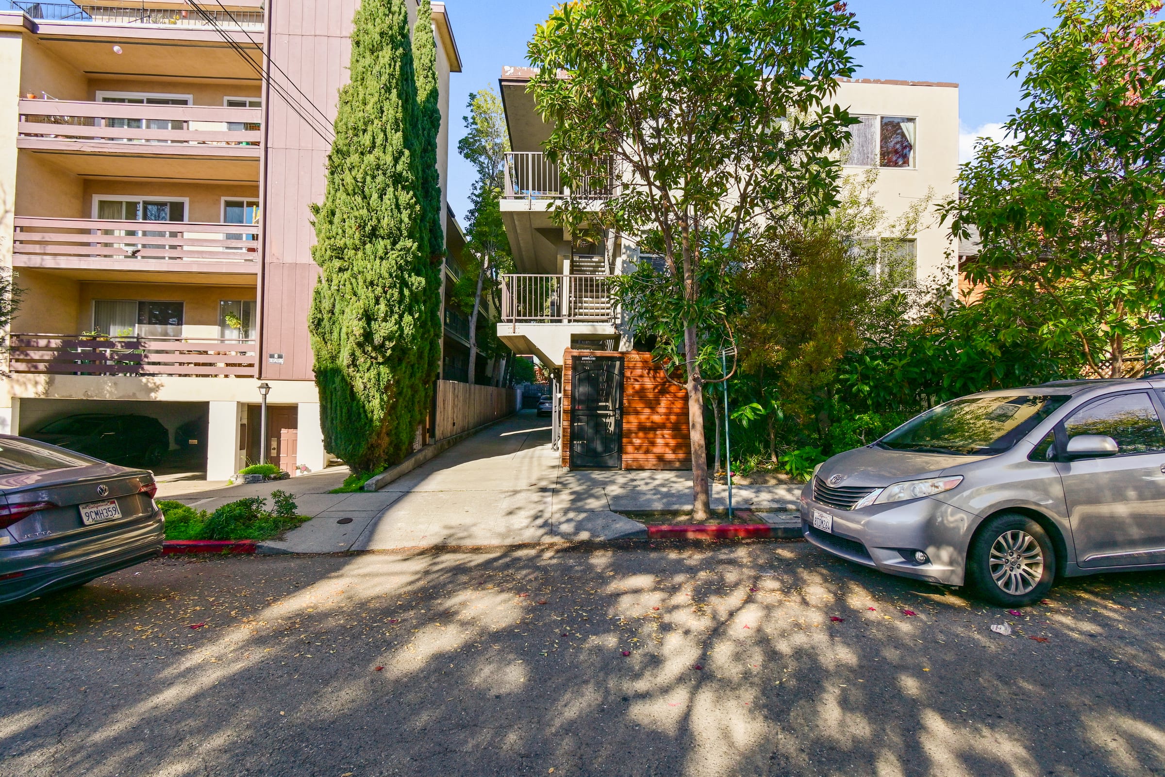 2025 Francisco St — photo 2