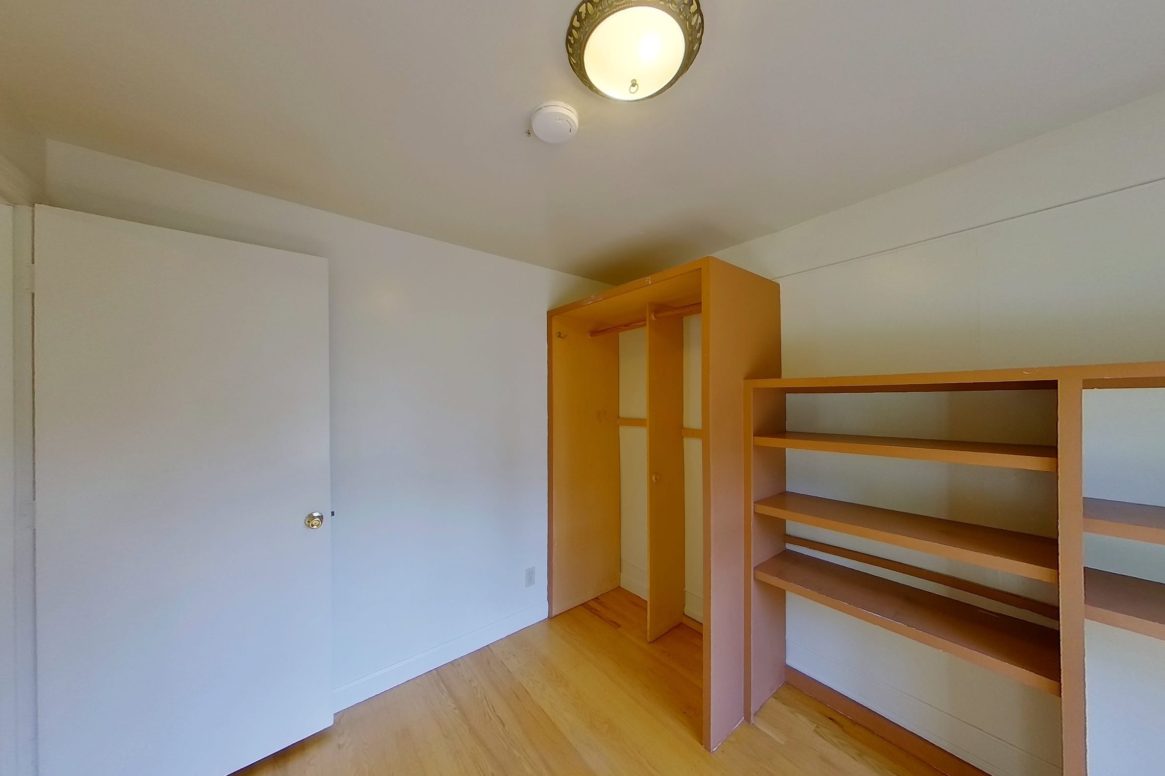 2545 Benvenue Ave #B — photo 8