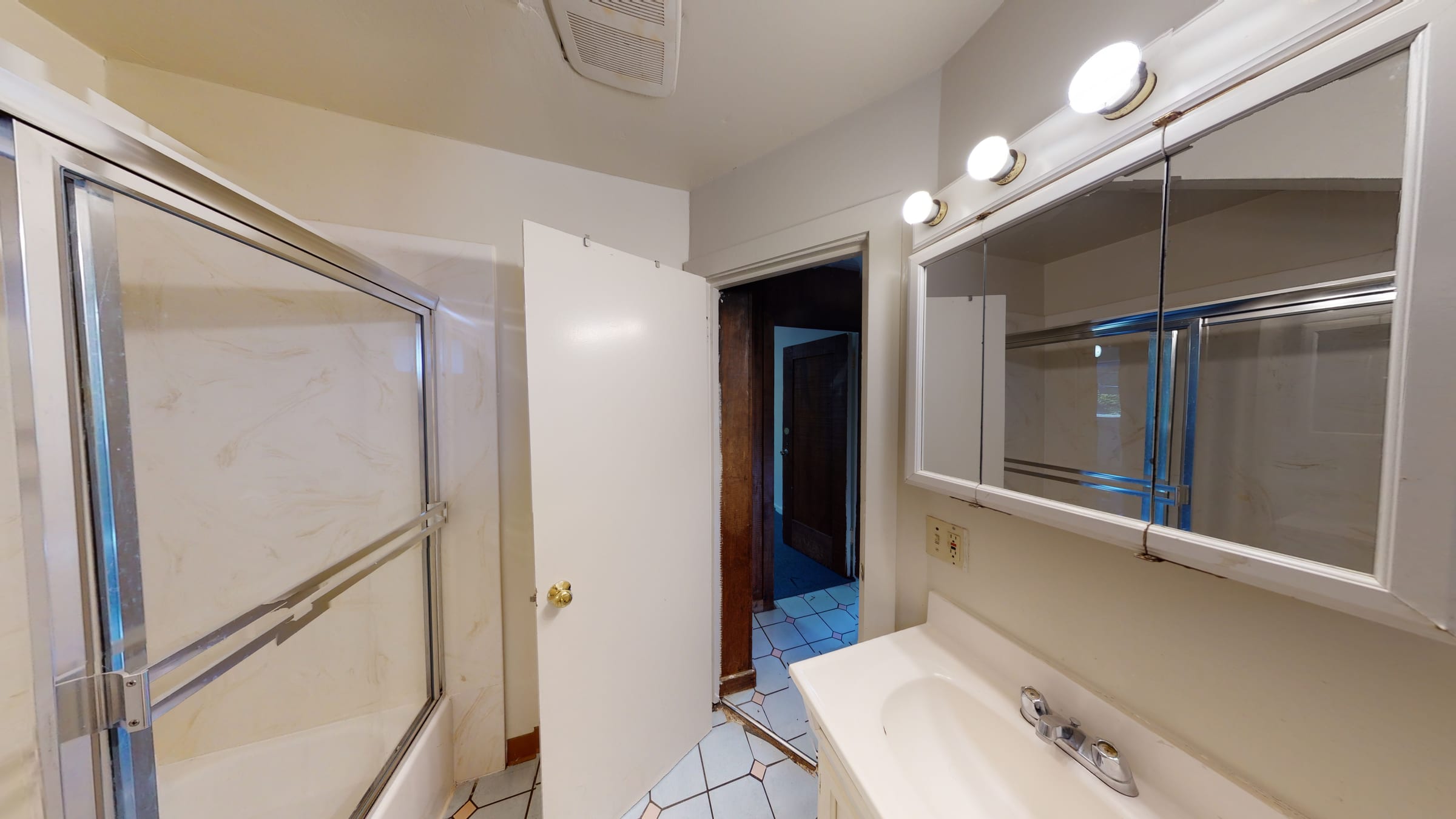 2549 Benvenue Ave #House — photo 21