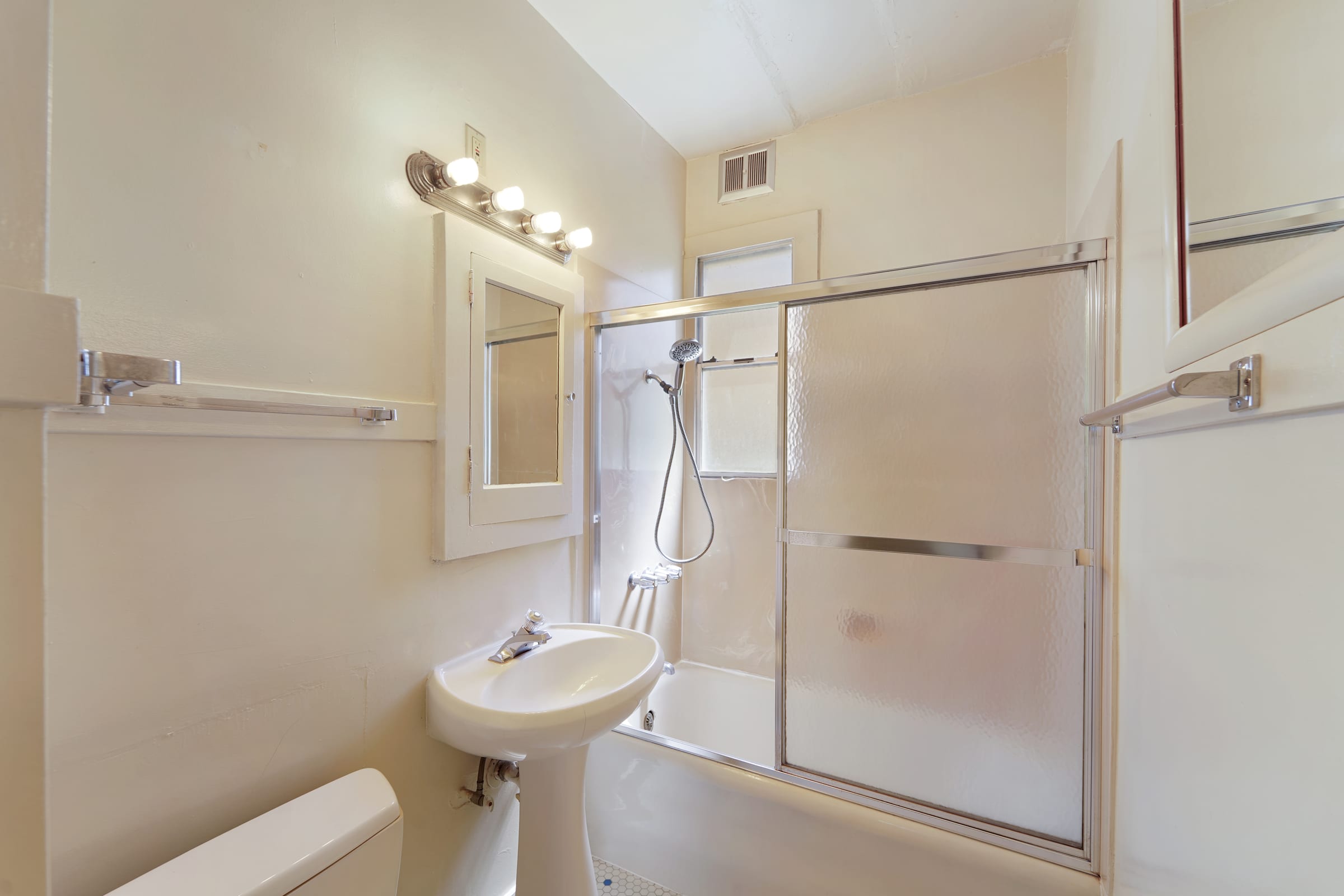 2817 College Ave #1 — photo 5