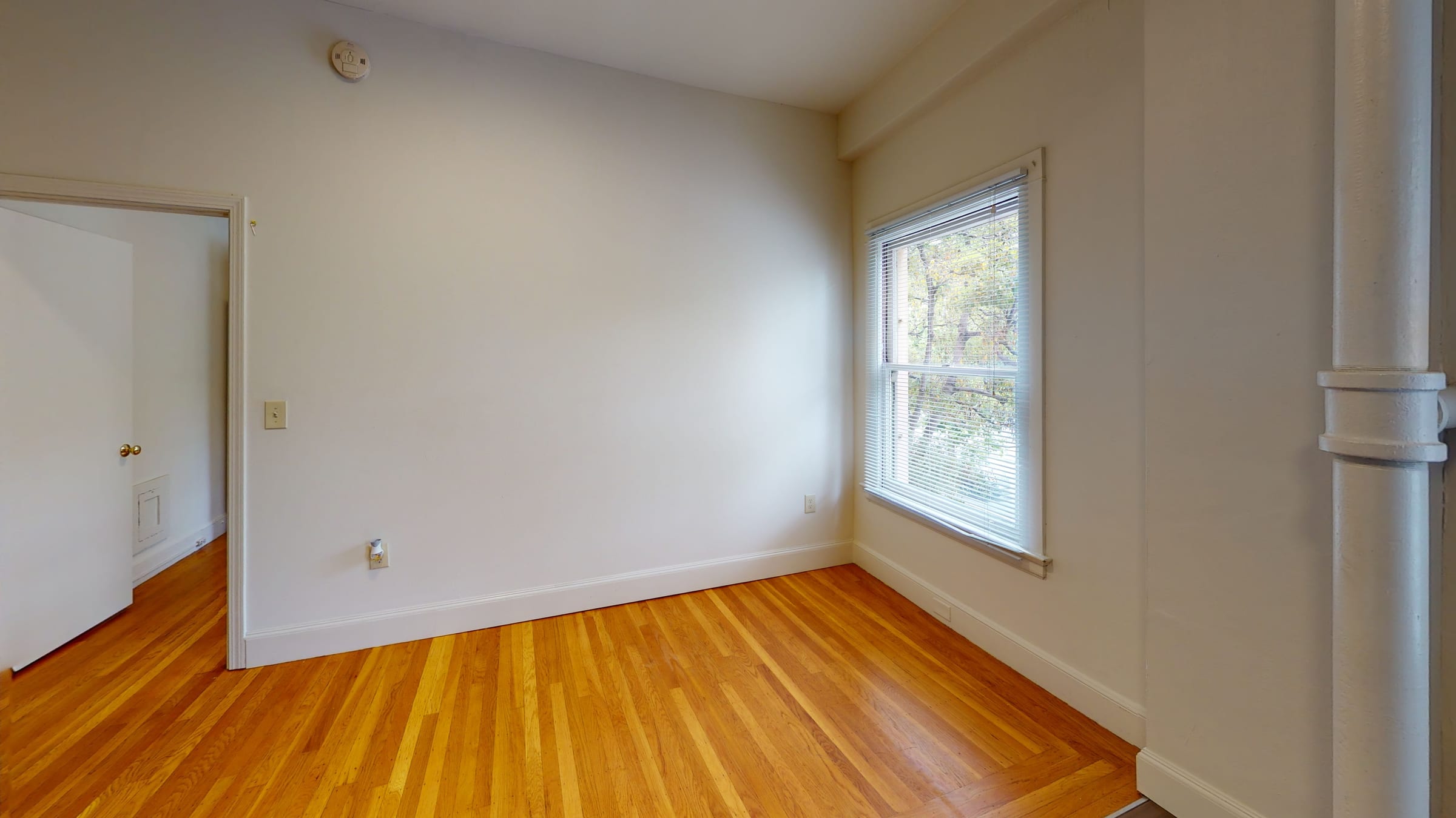 2322 Shattuck Ave #202 — photo 11