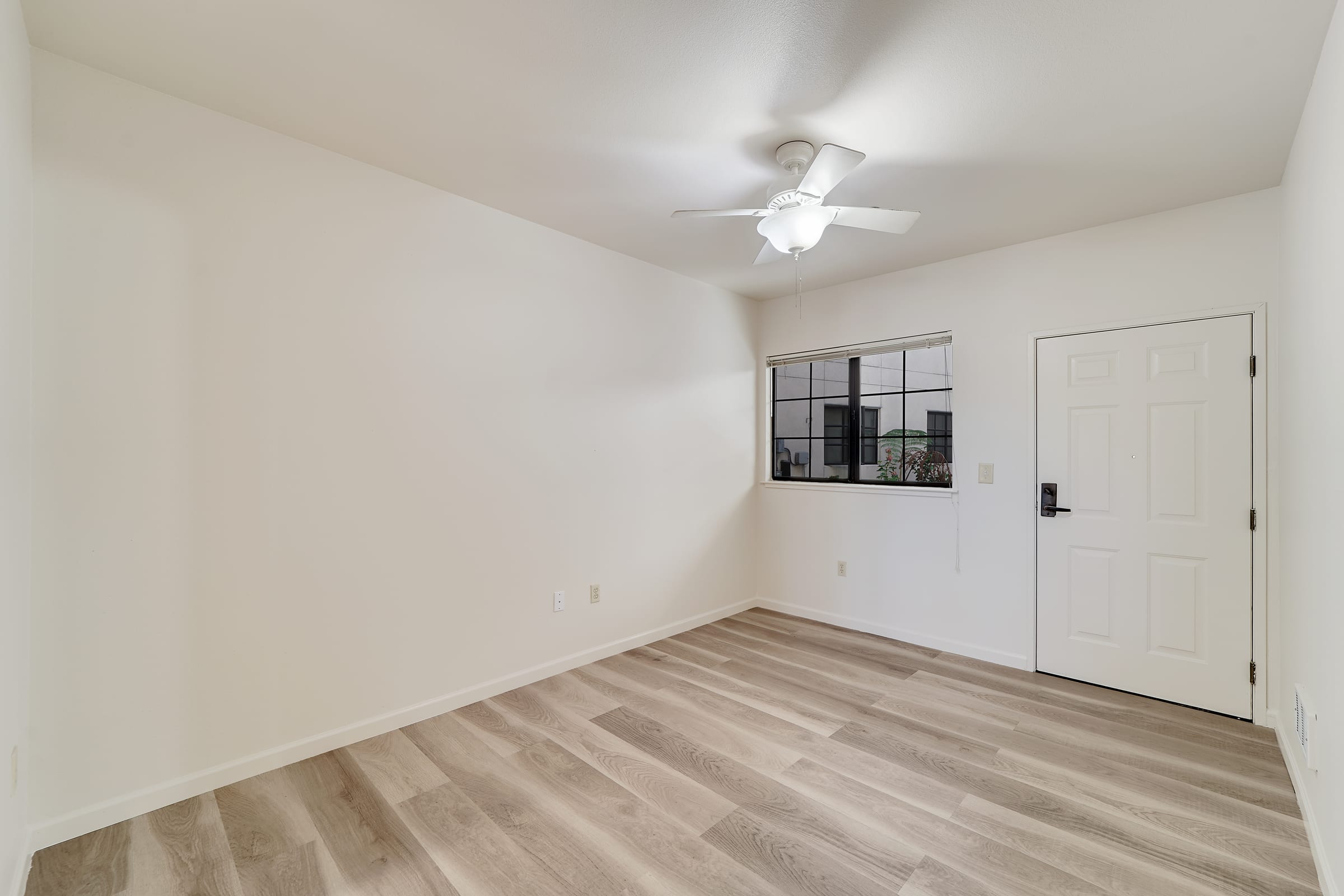 2616 Telegraph Ave #203 — photo 4