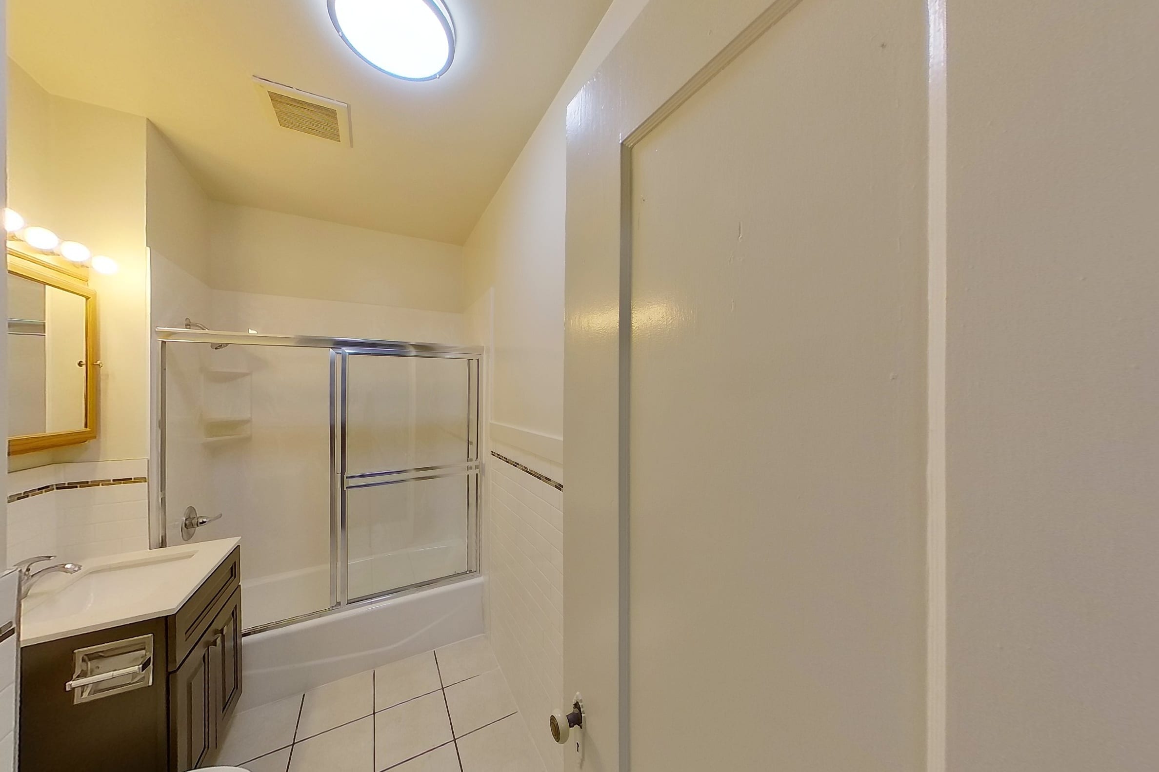 2126 Bancroft #1 — photo 2