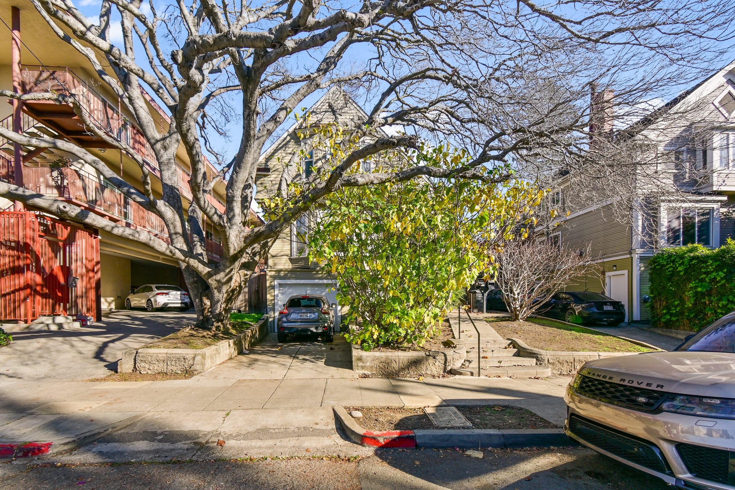 2539-2541 Benvenue Ave — photo 6