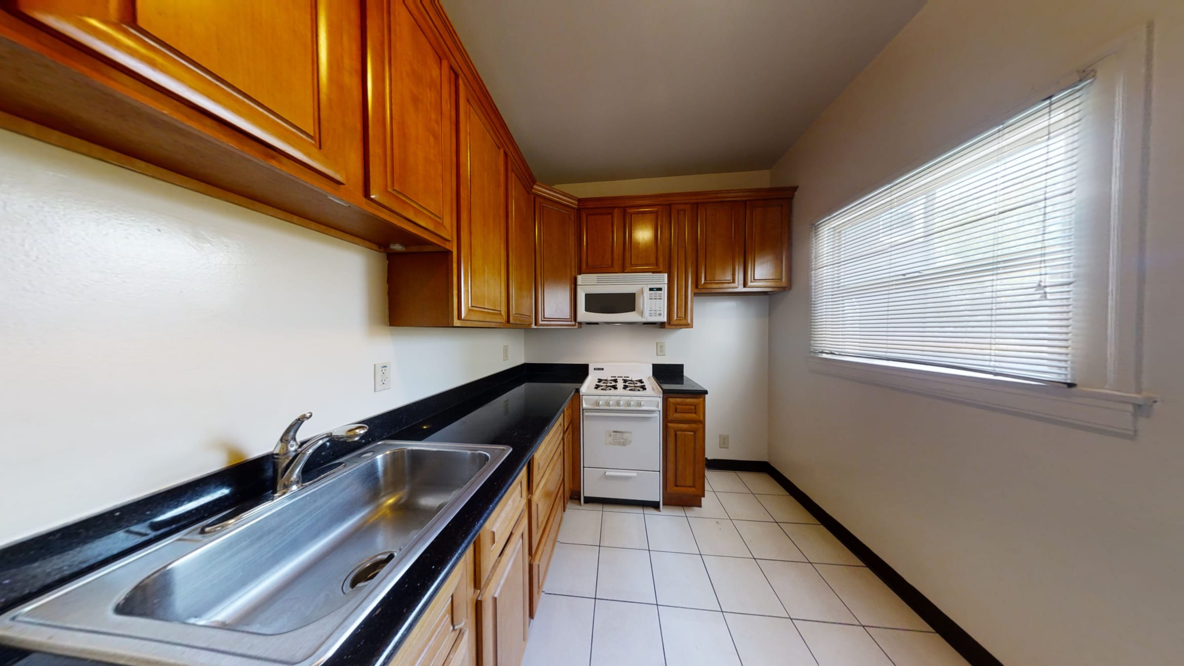 2460 Parker st #4 — photo 2