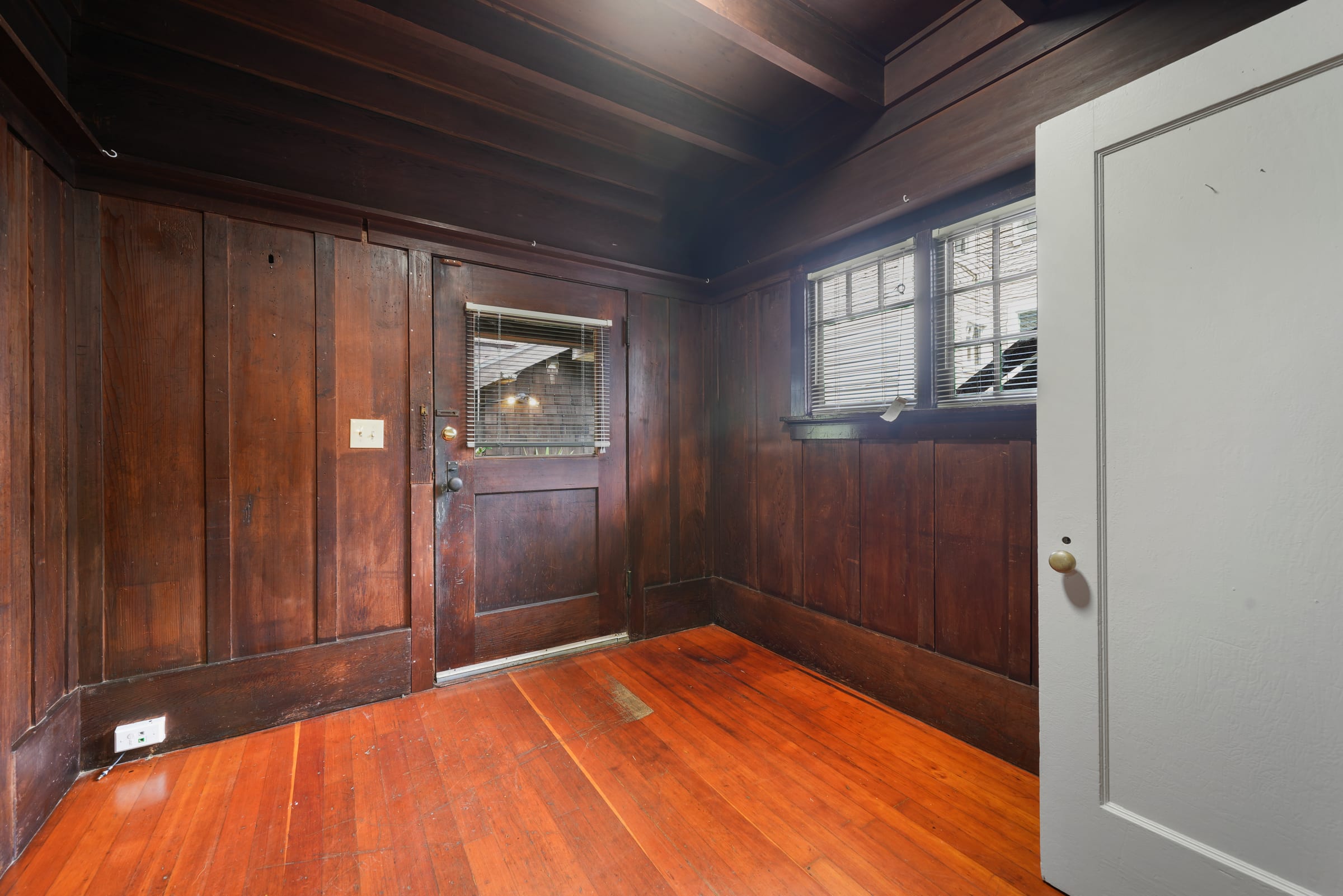 2551 Benvenue Ave — photo 3