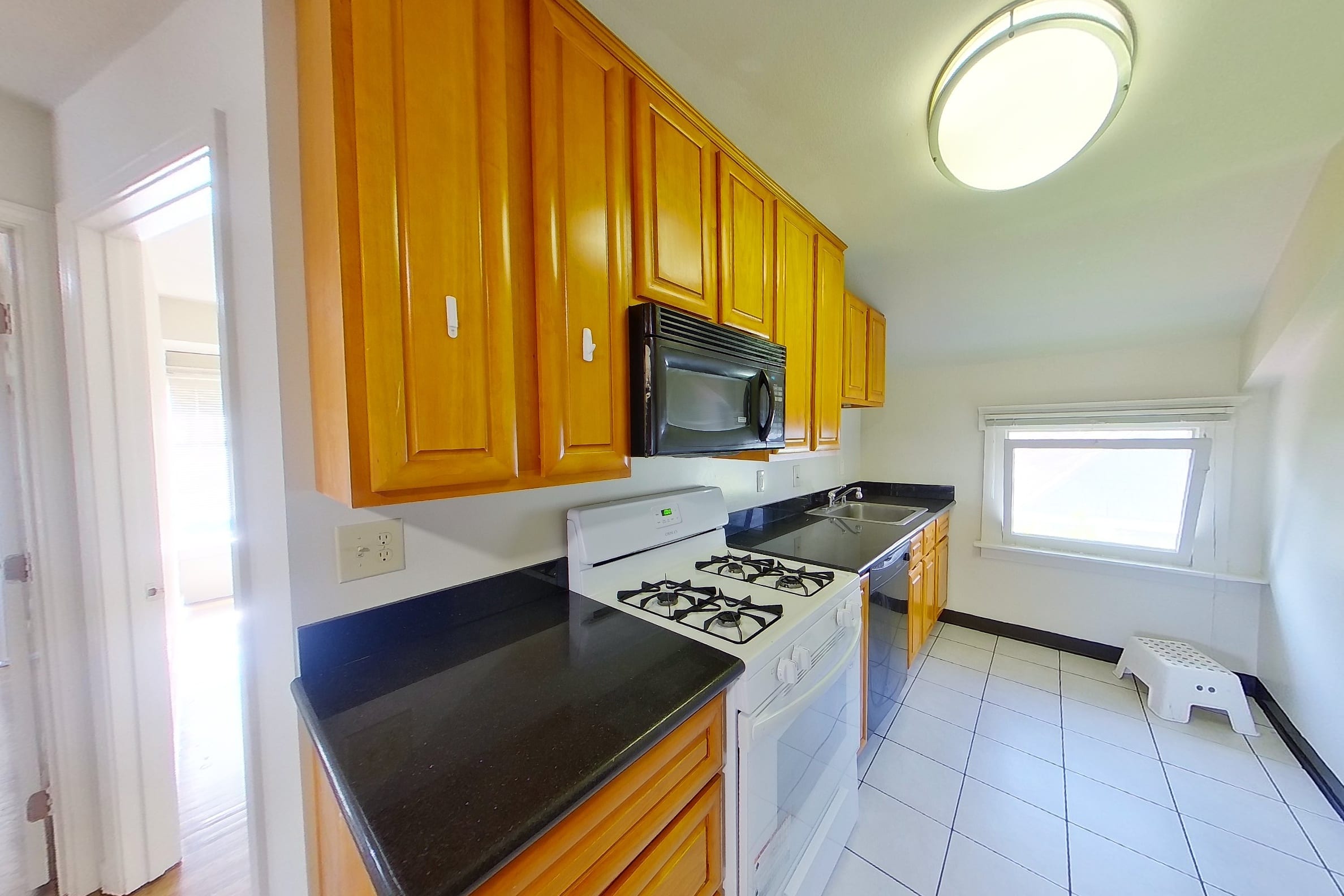 2545 Benvenue Ave #3 — photo 3