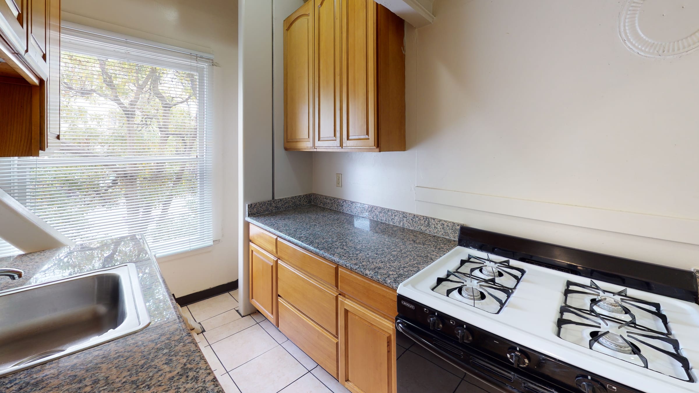 2322 Shattuck Ave #201 — photo 10