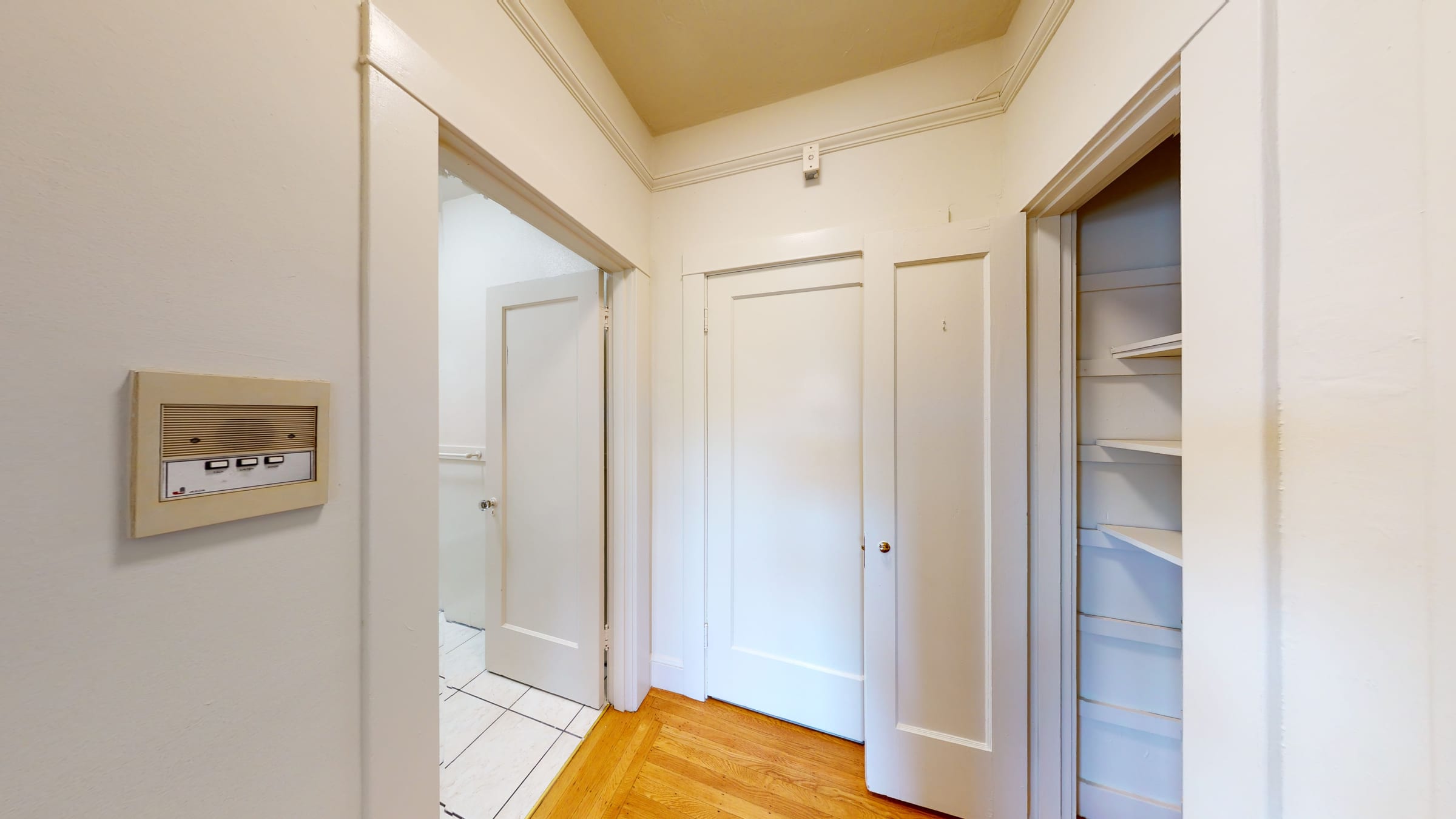 2322 Shattuck Ave #404 — photo 9