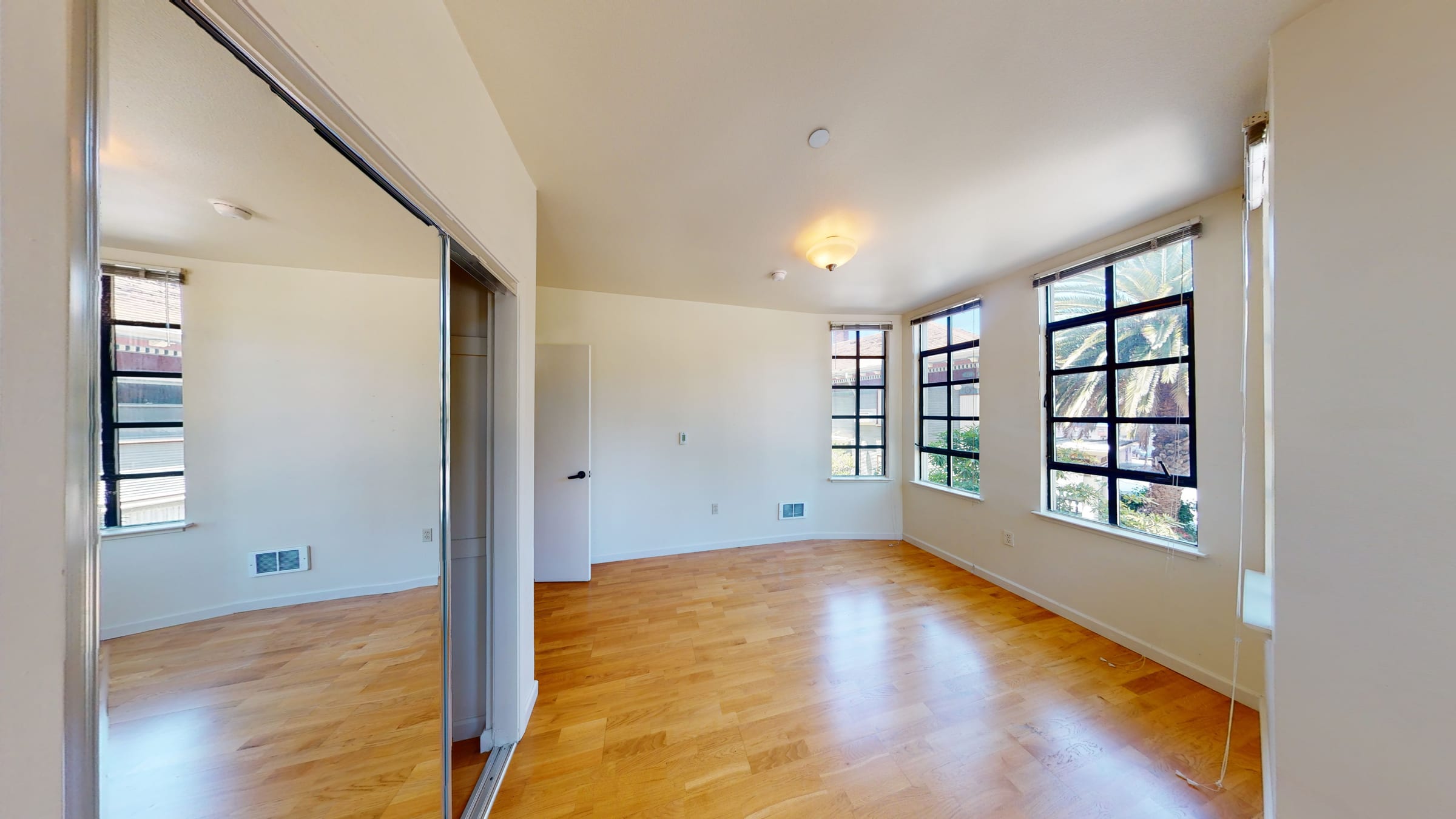 2616 Telegraph Ave #201 — photo 4